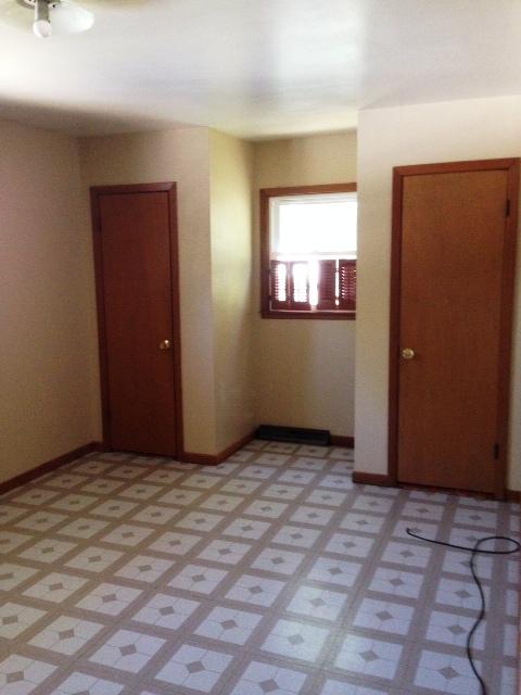308 E Commerce