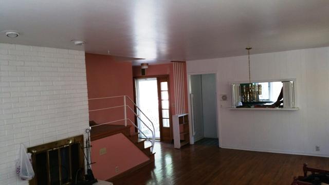 308 E Commerce