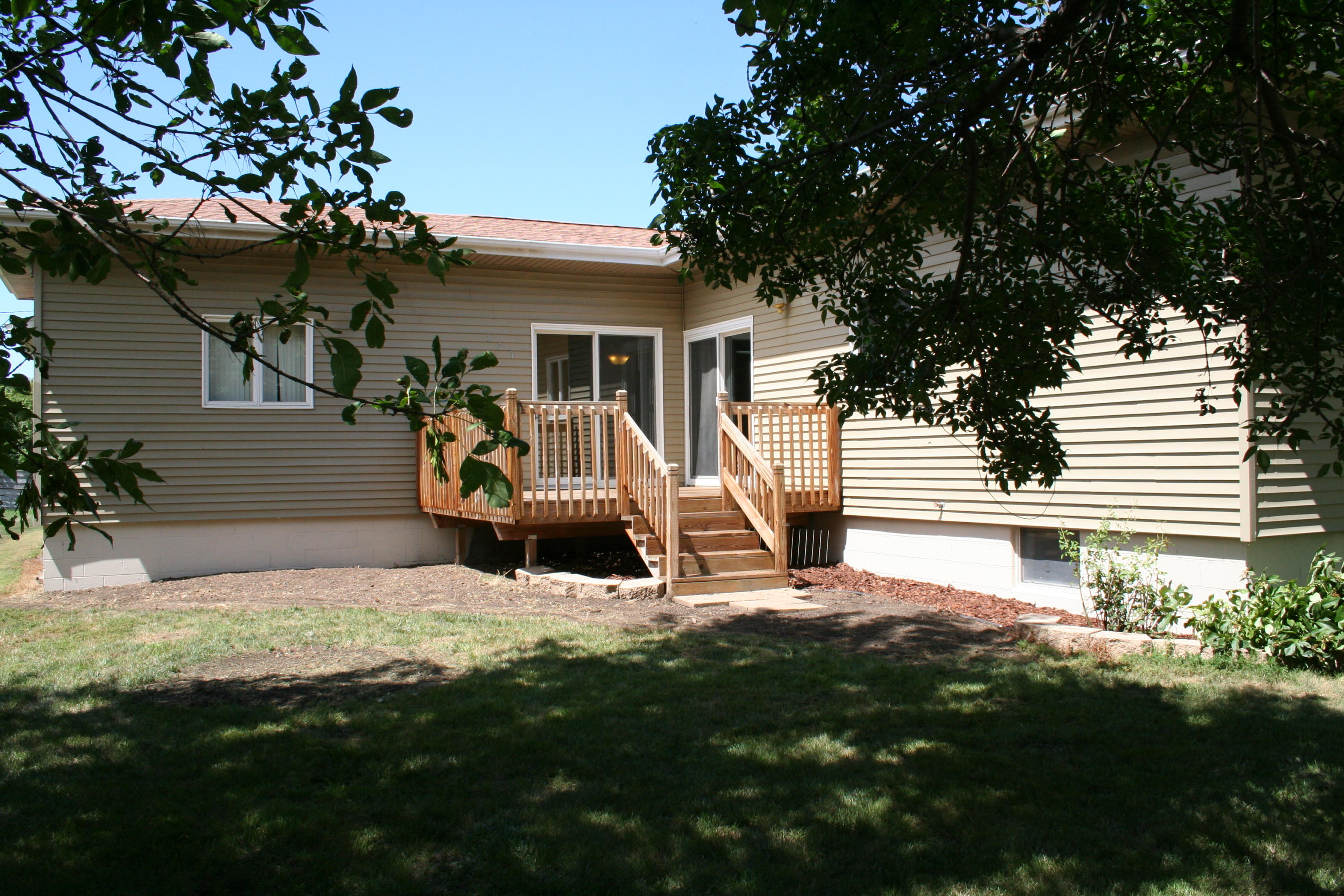 311 N Lindman