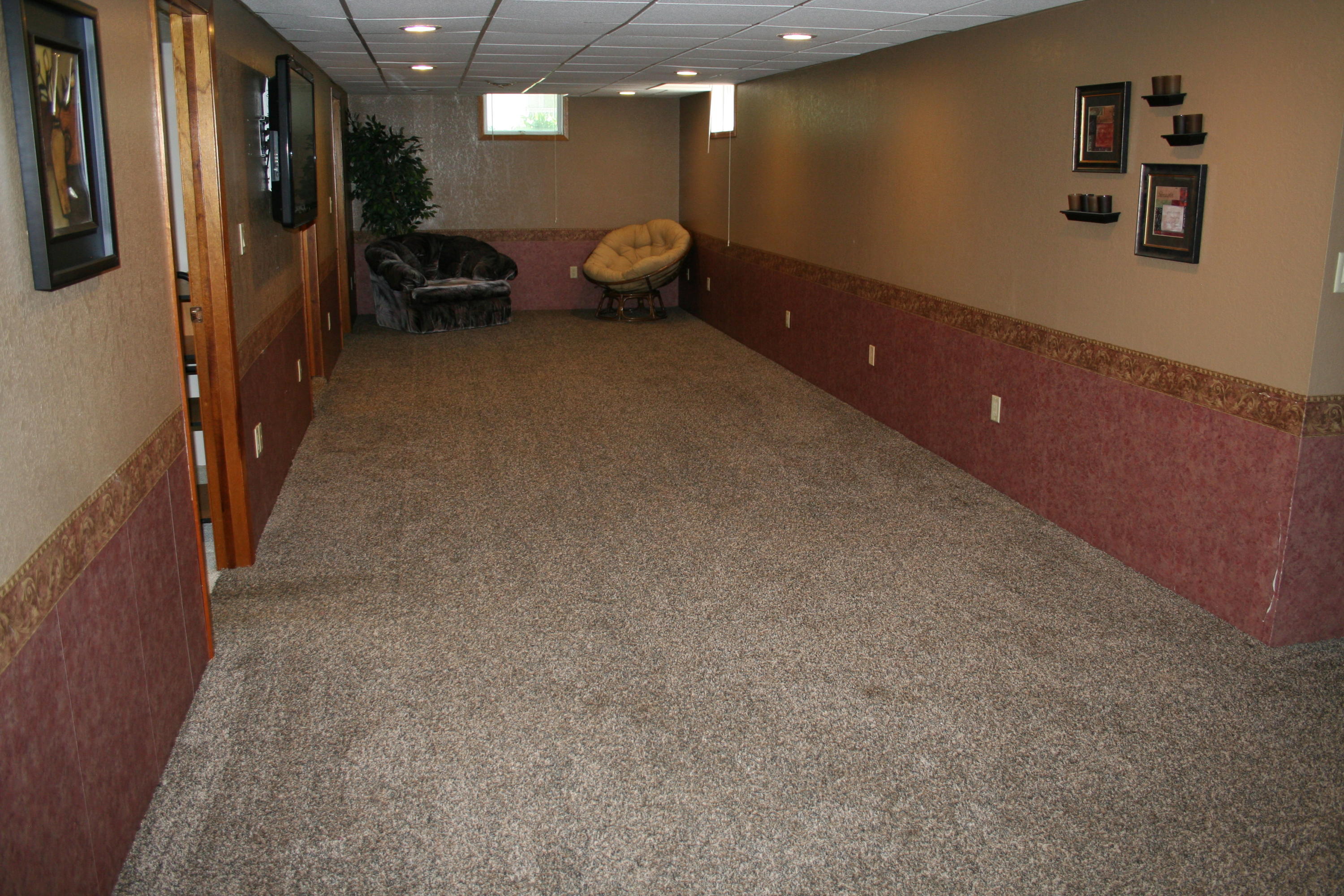 311 N Lindman