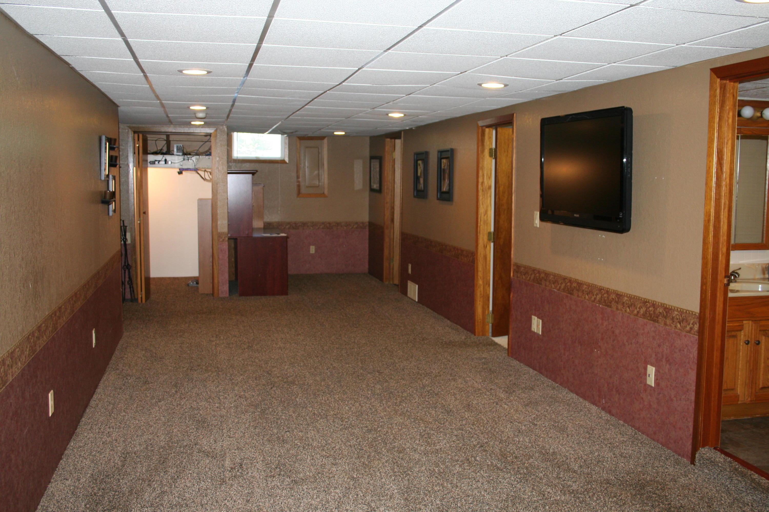 311 N Lindman