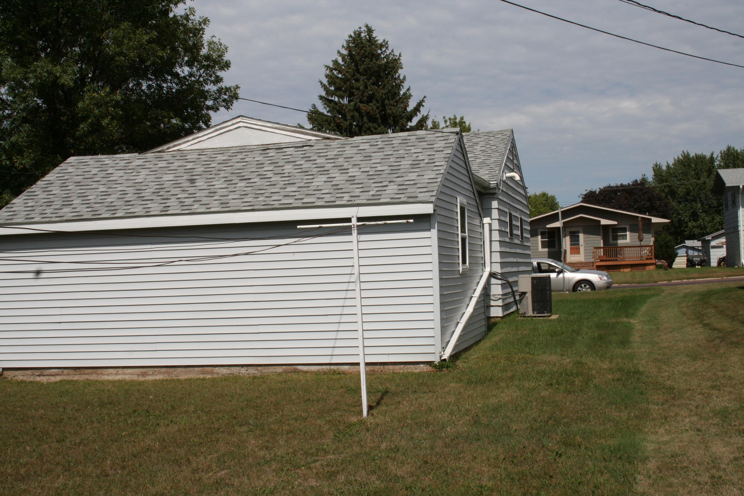 1121 W 5th Ave