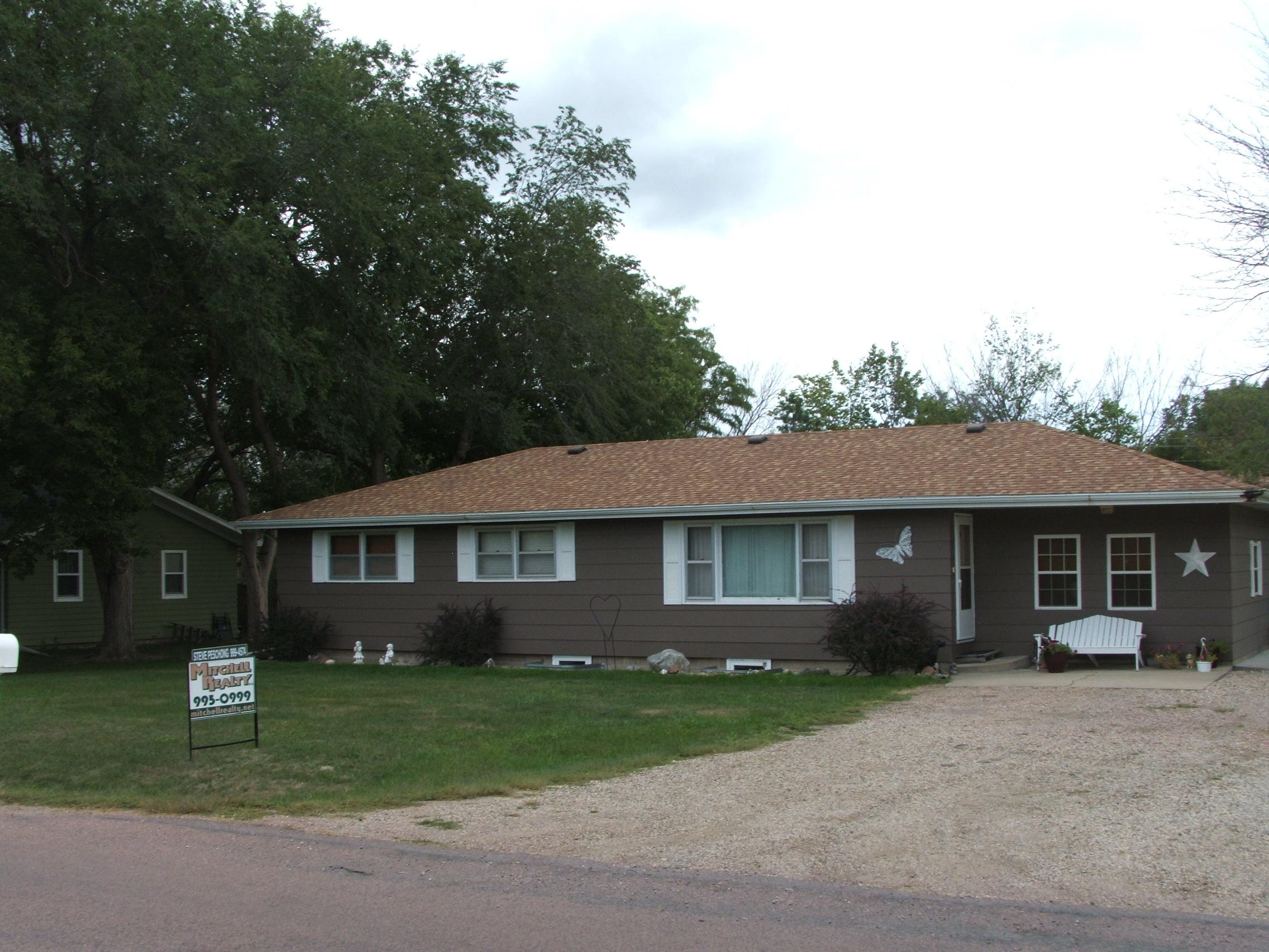 709 E 3rd