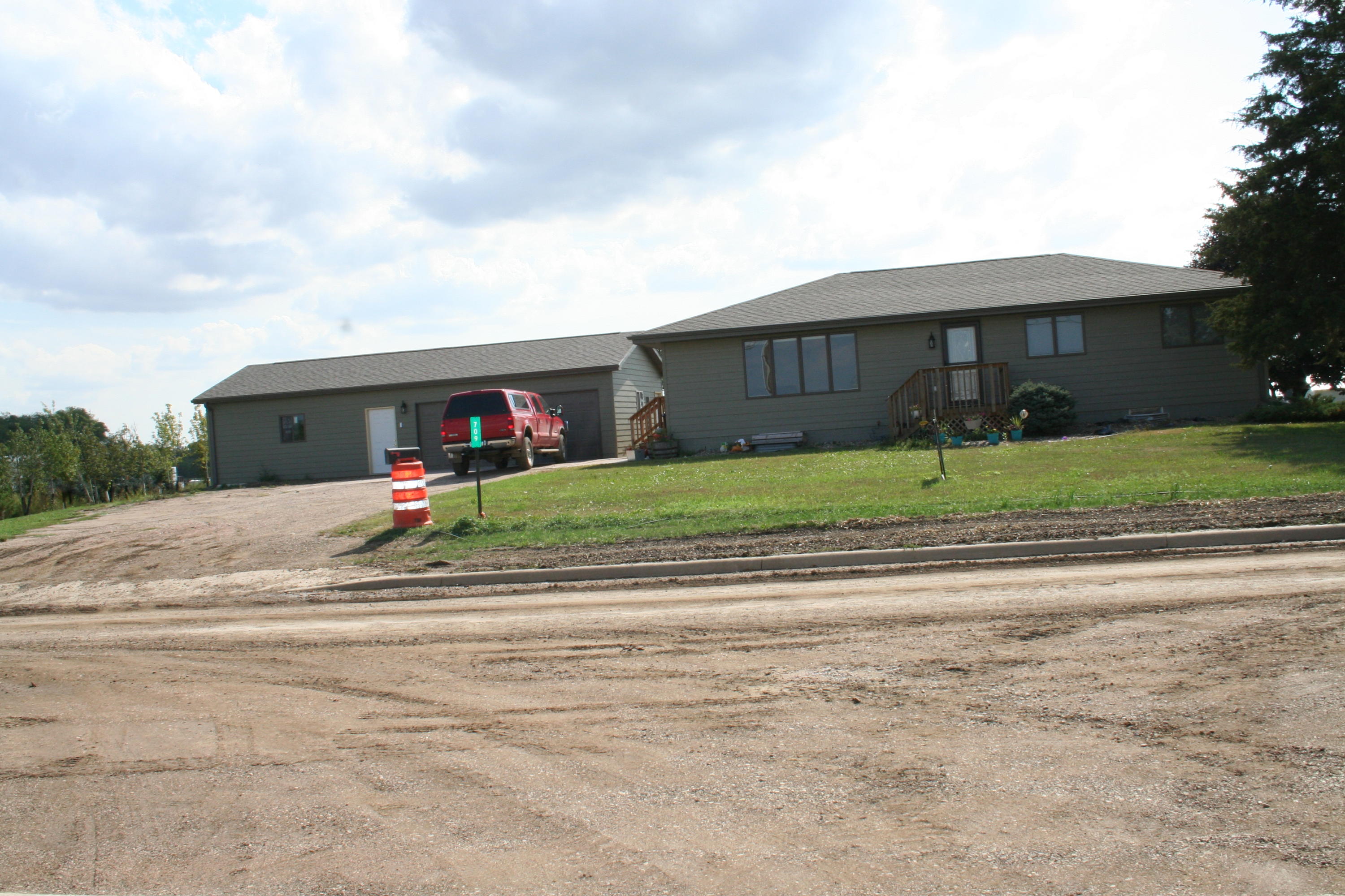 709 W Spruce