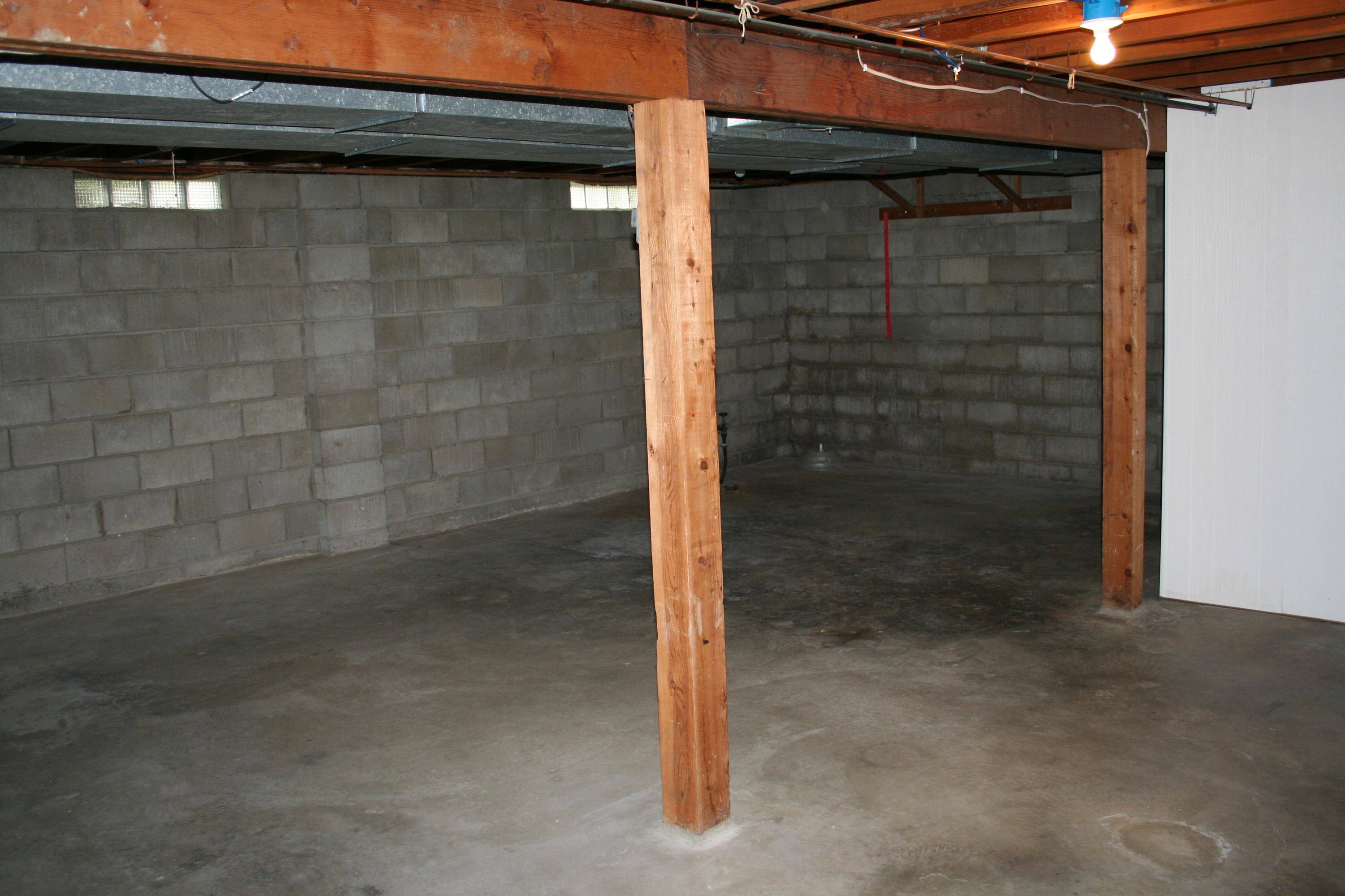516 W 12th Ave