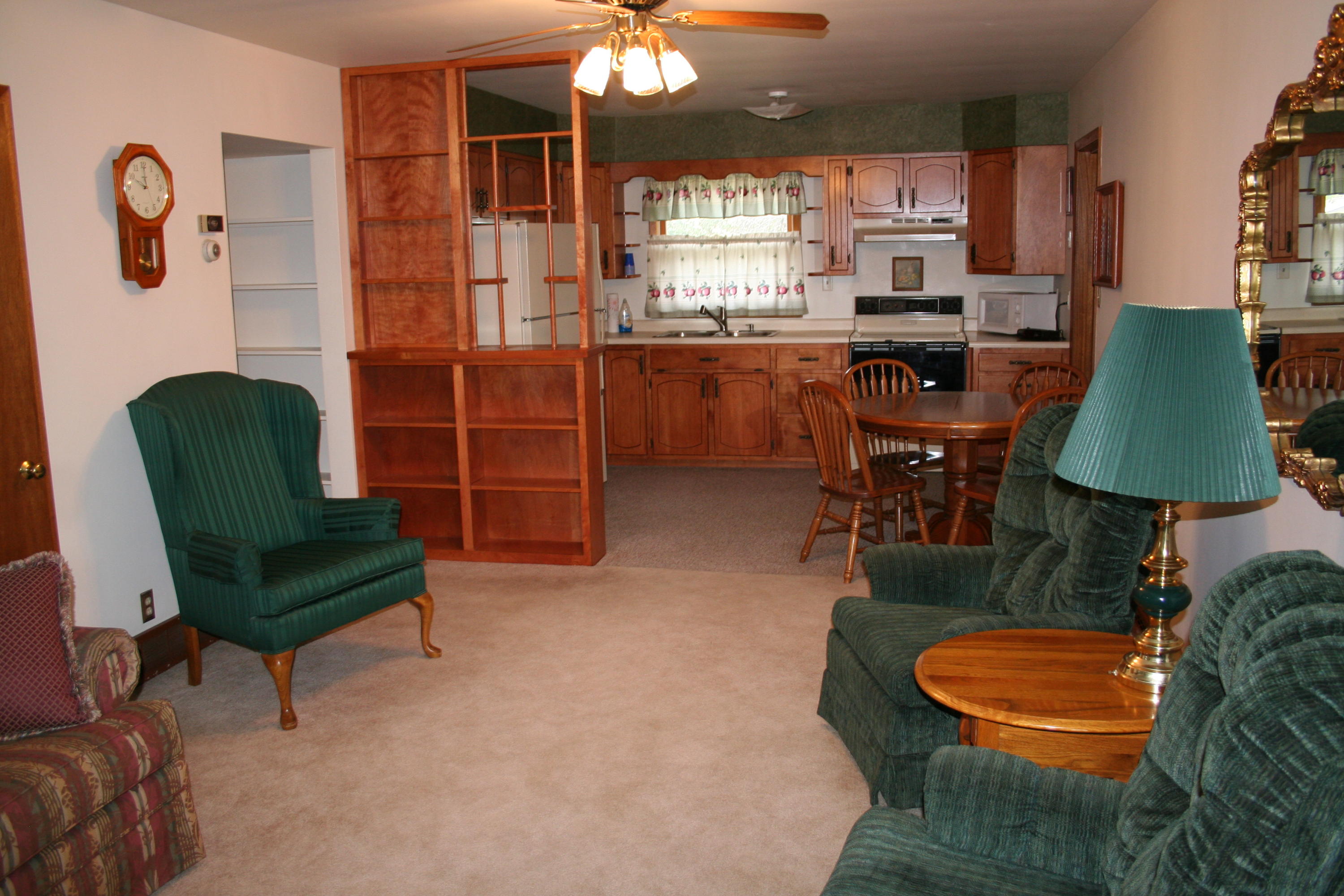 516 W 12th Ave