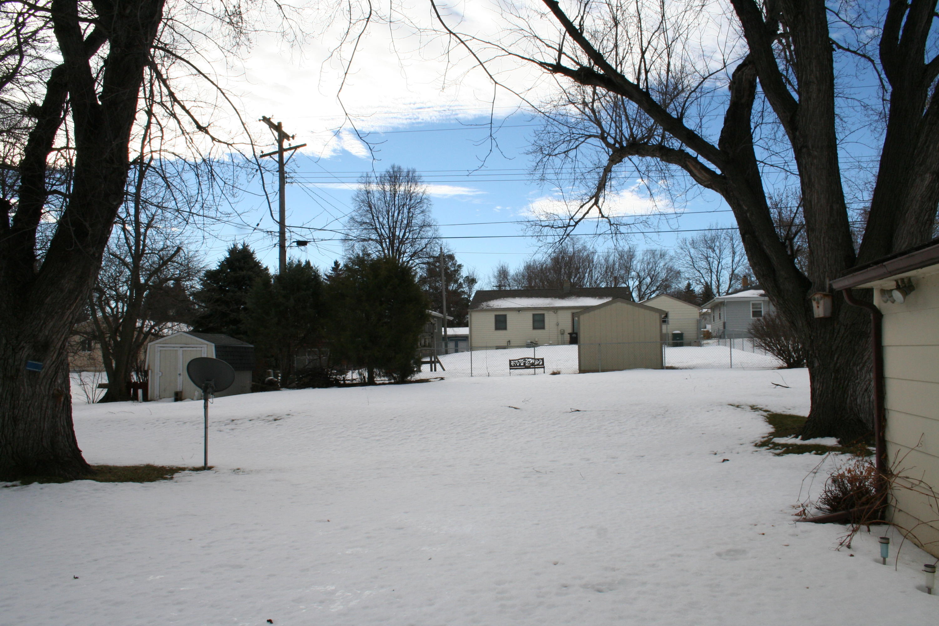 905 W Ash