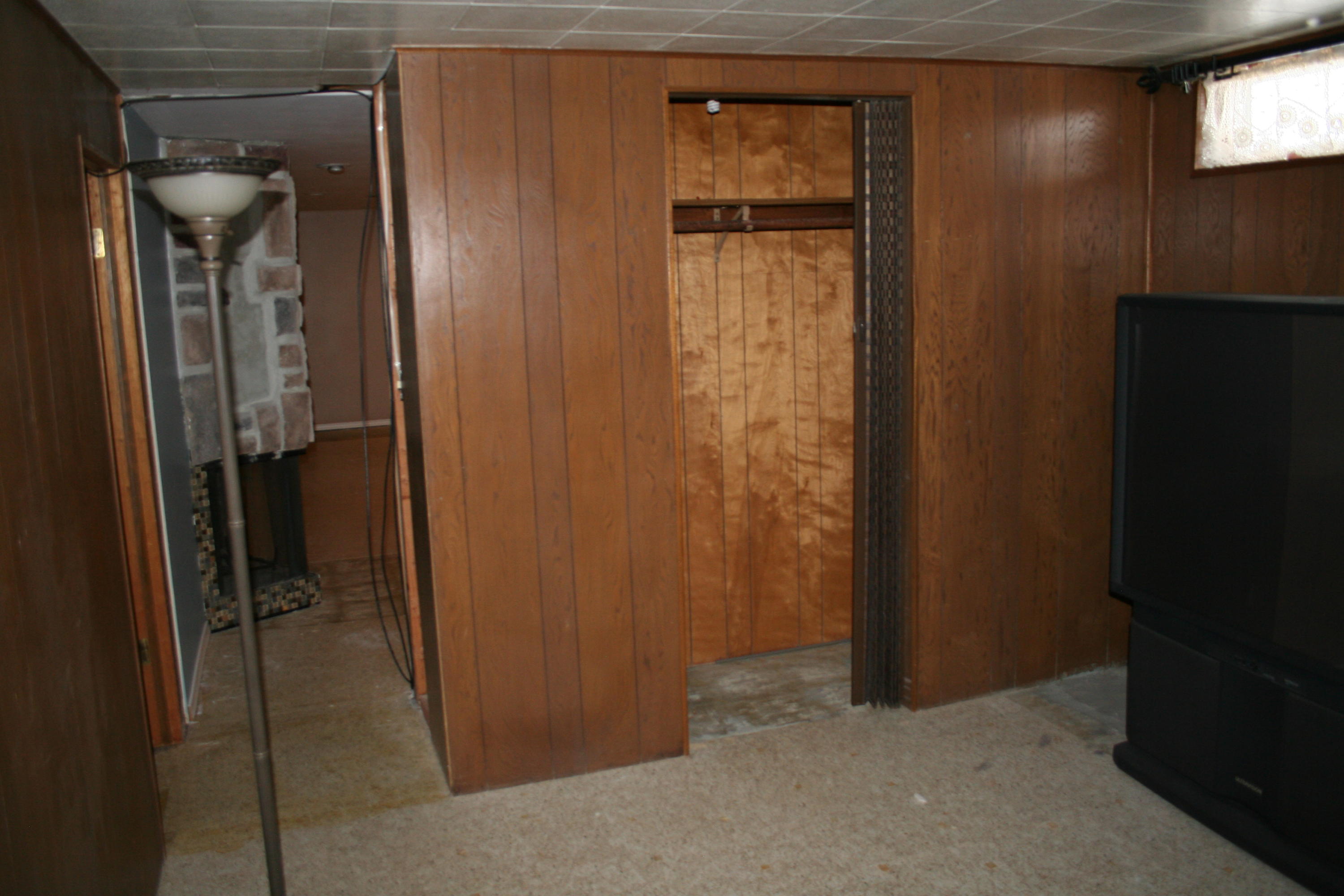 905 W Ash