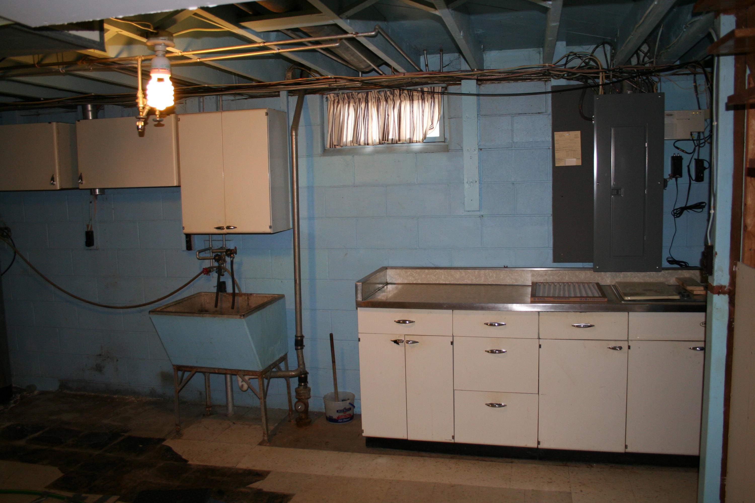 905 W Ash