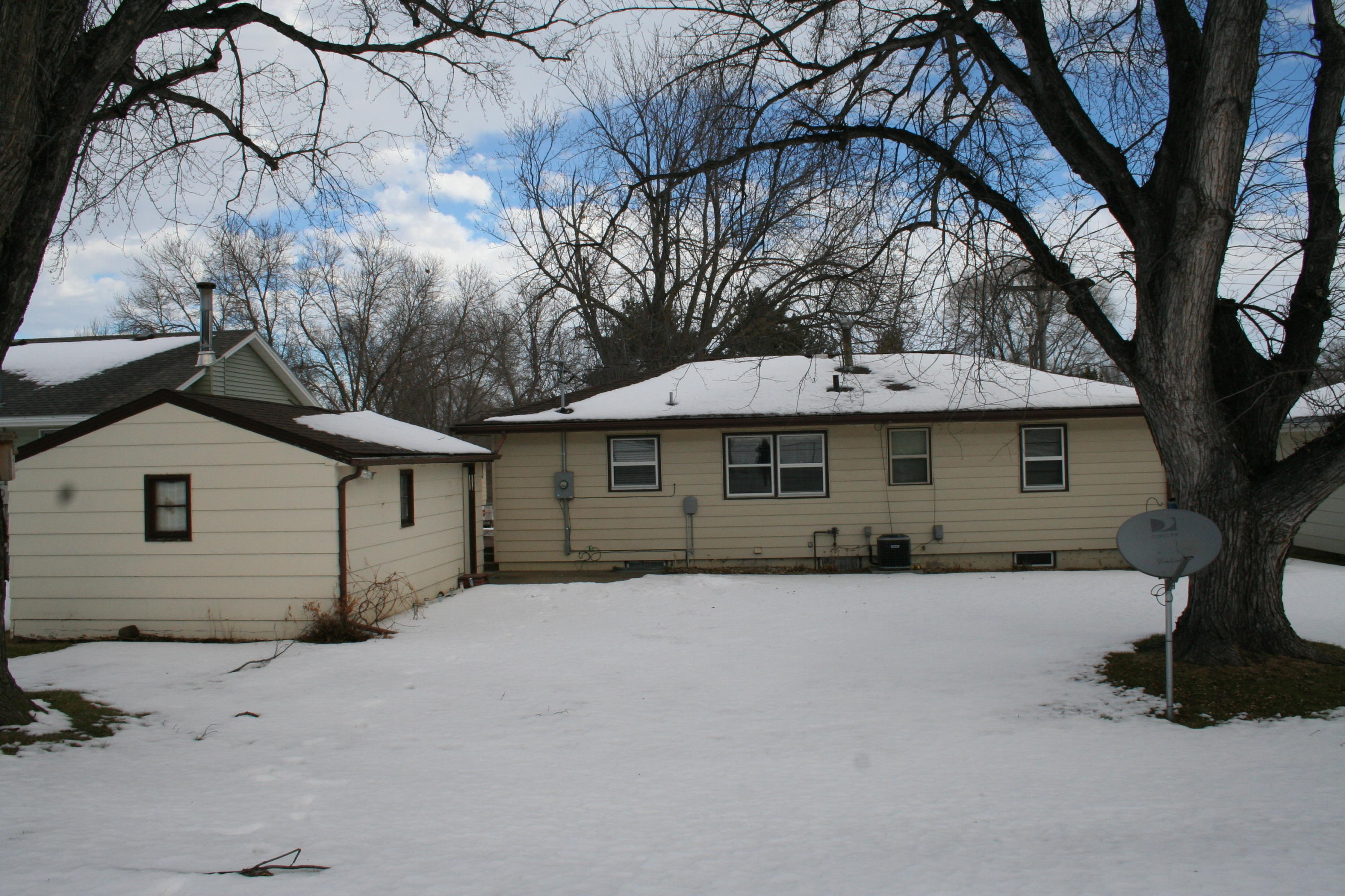 905 W Ash