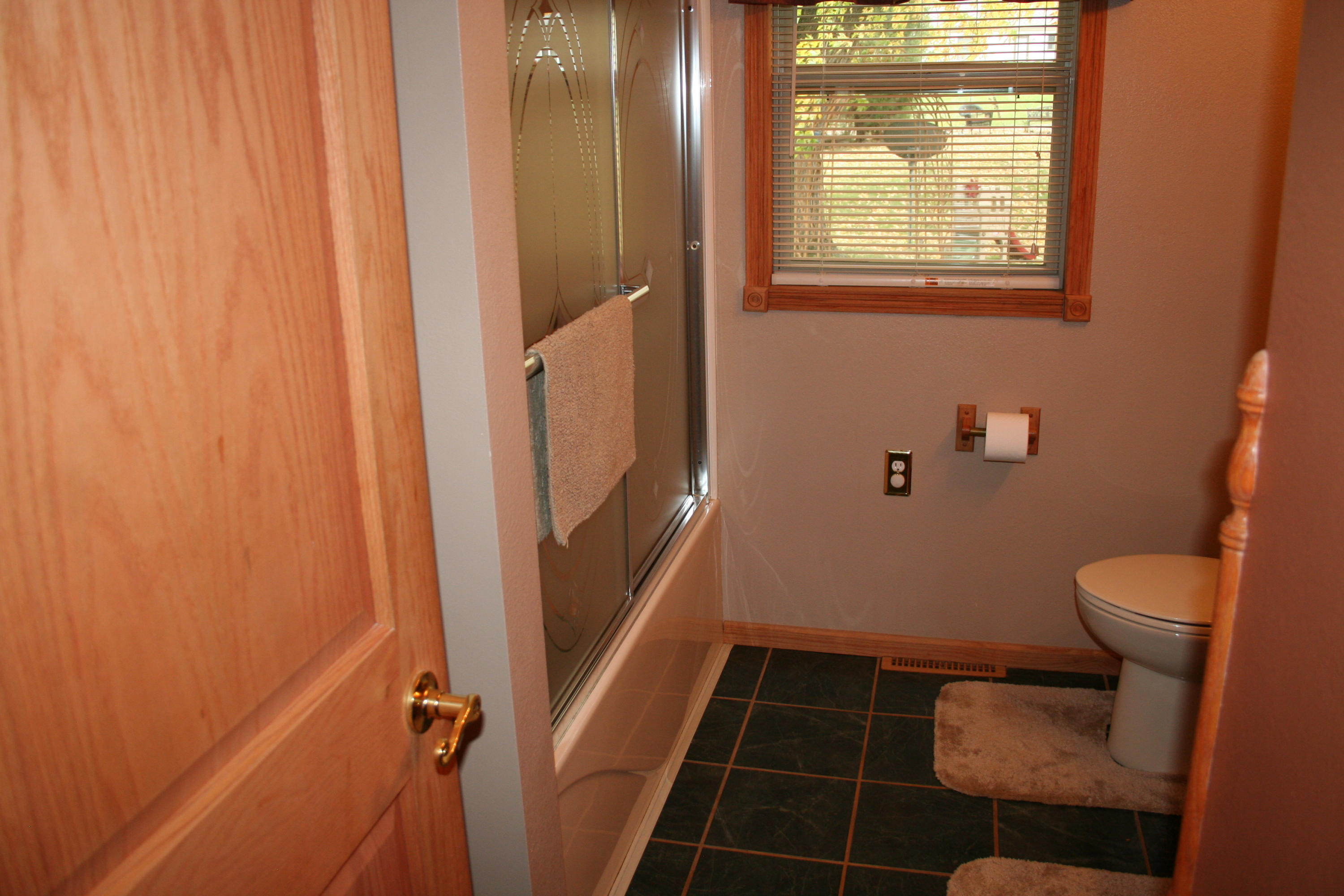 905 W Ash