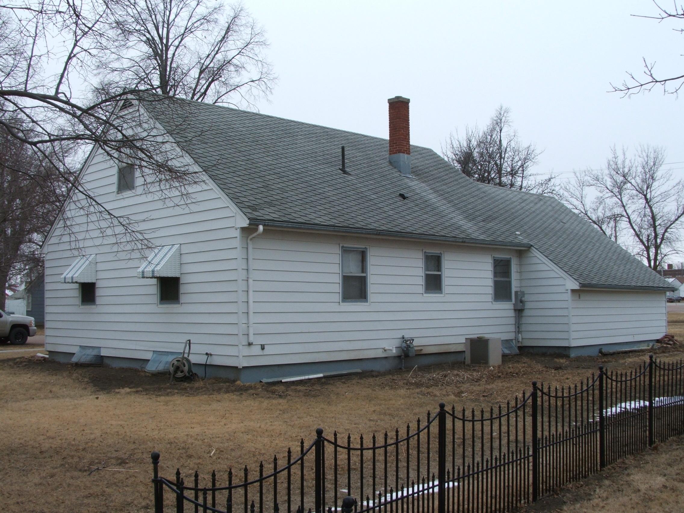 103 E Dakota St