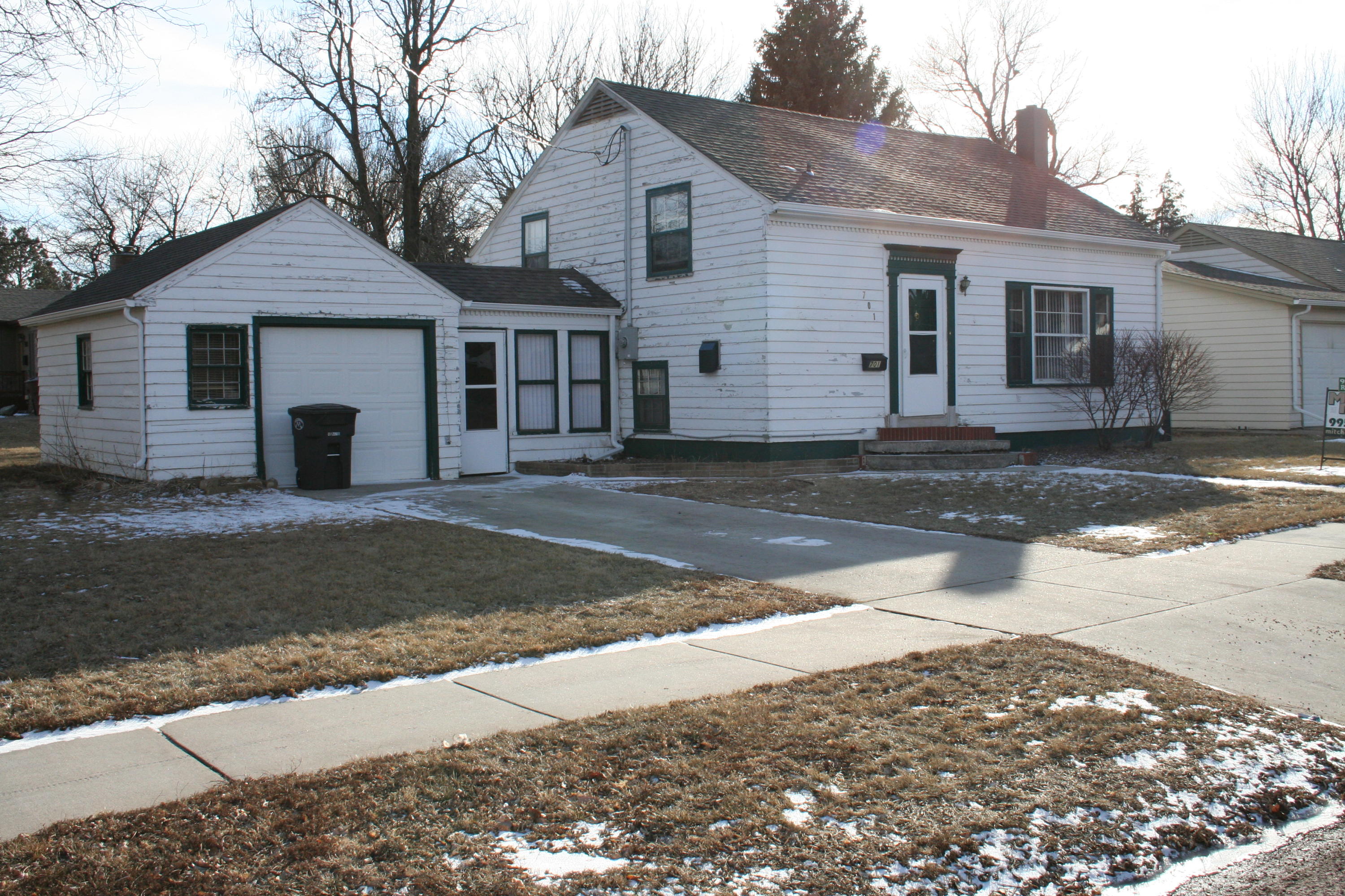701 McCabe