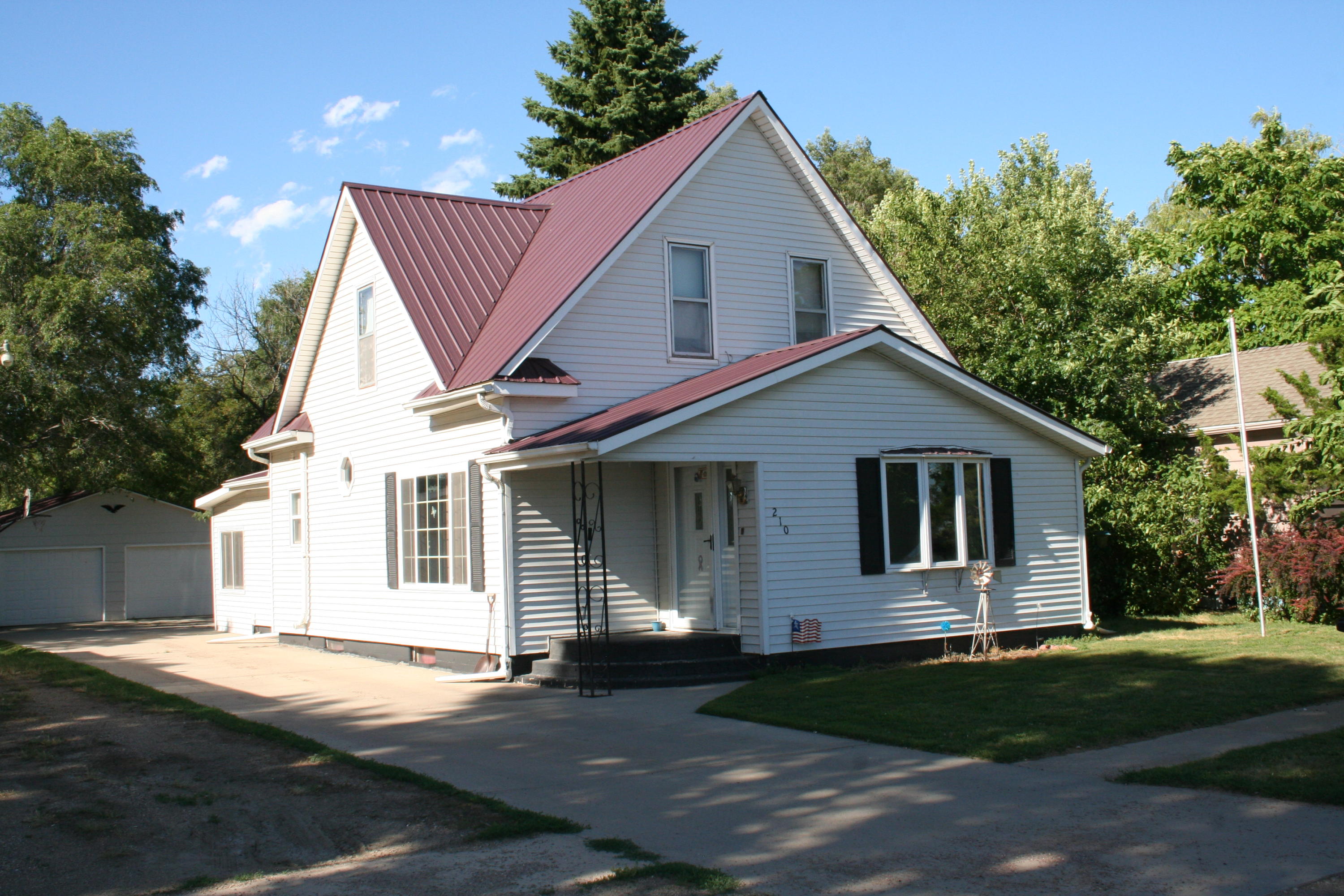 210 E 1st