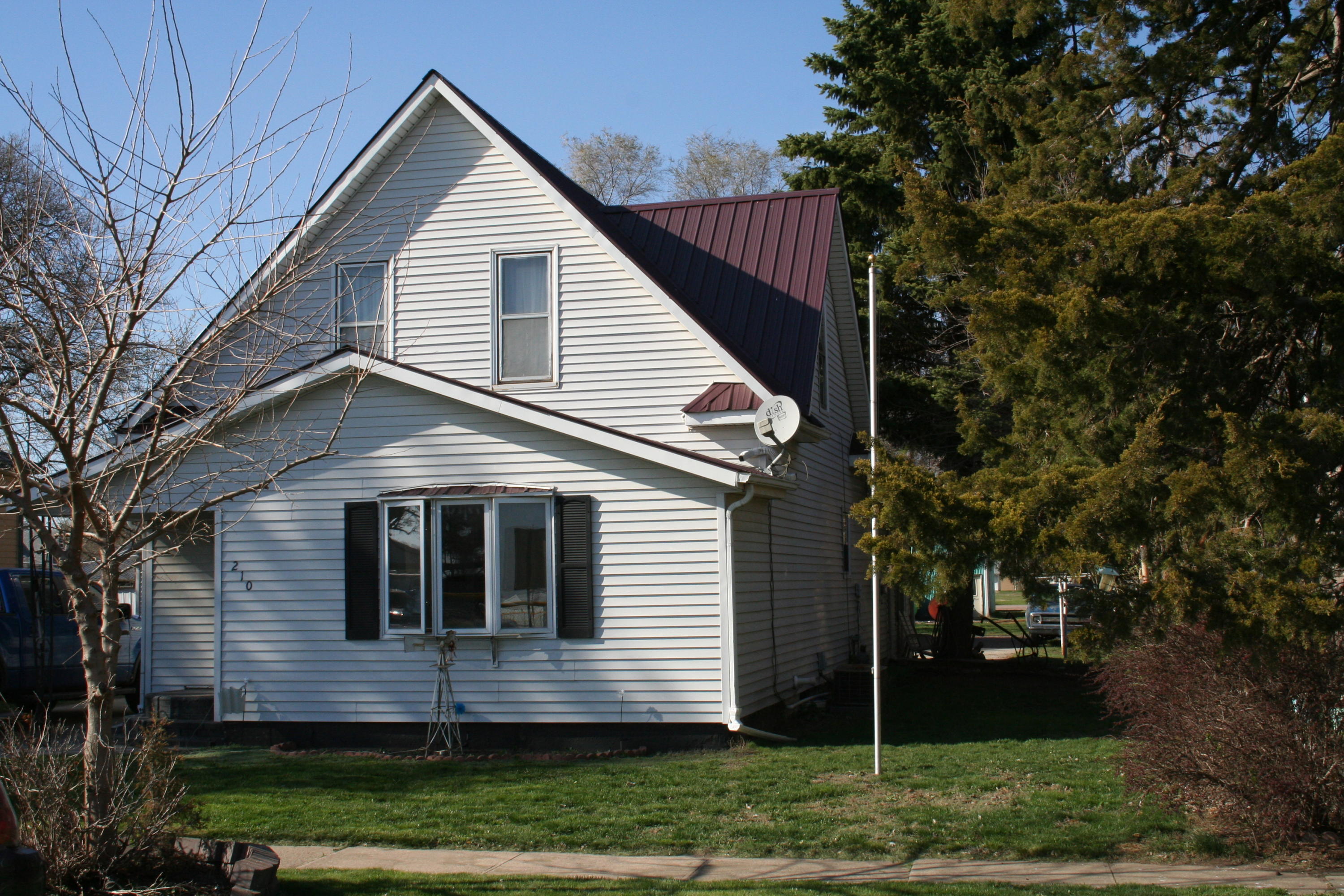 210 E 1st