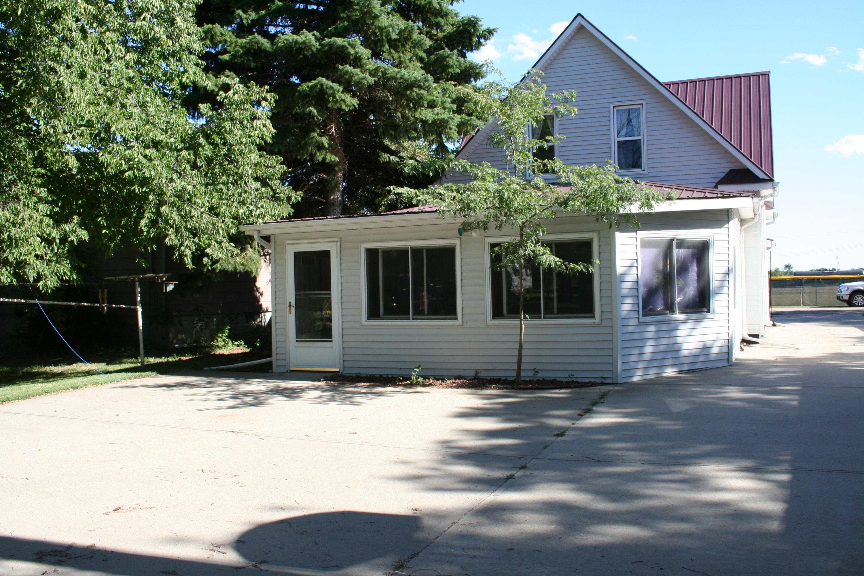 210 E 1st