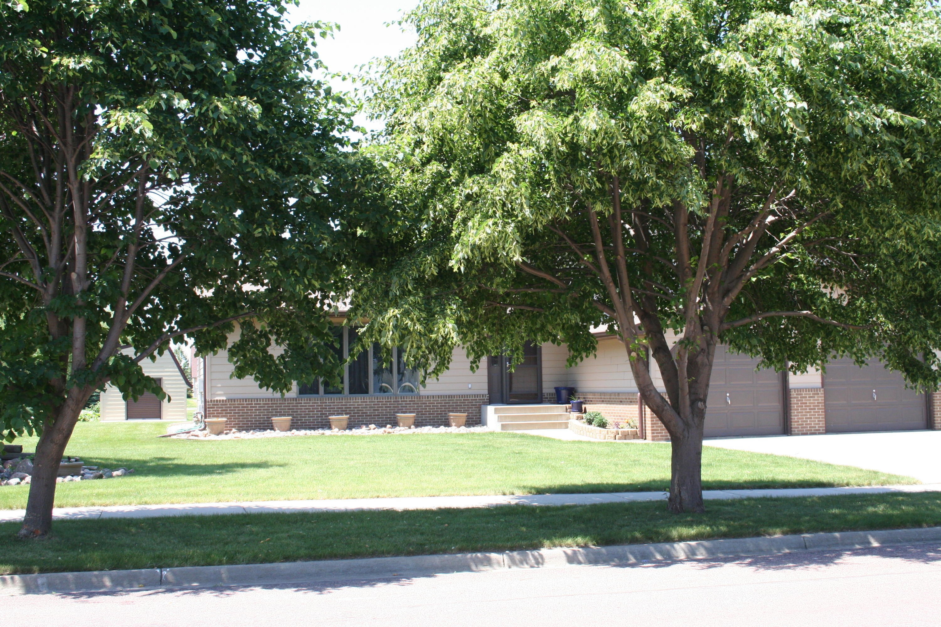 1421 S Miller