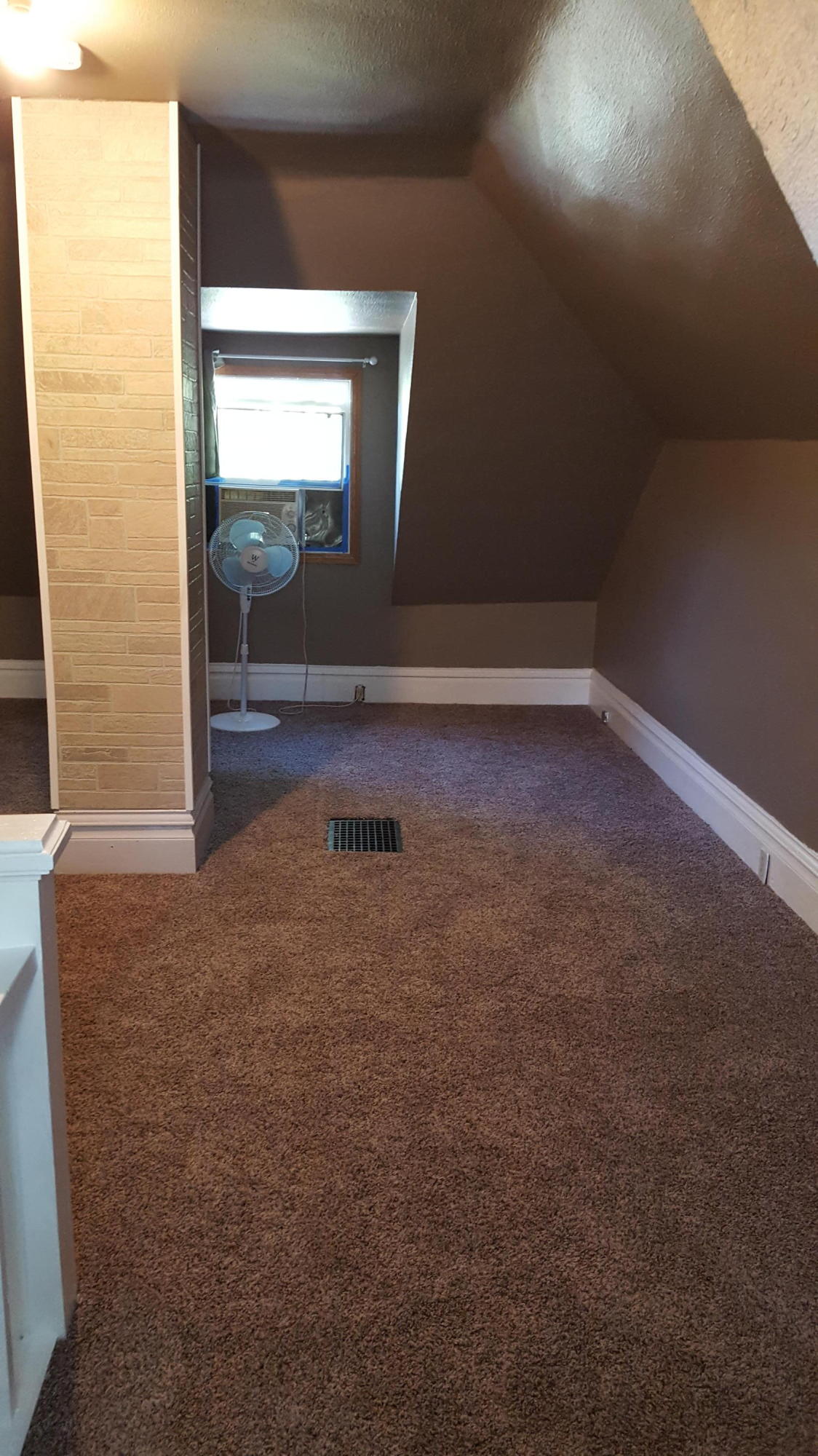 215 W 11th Ave