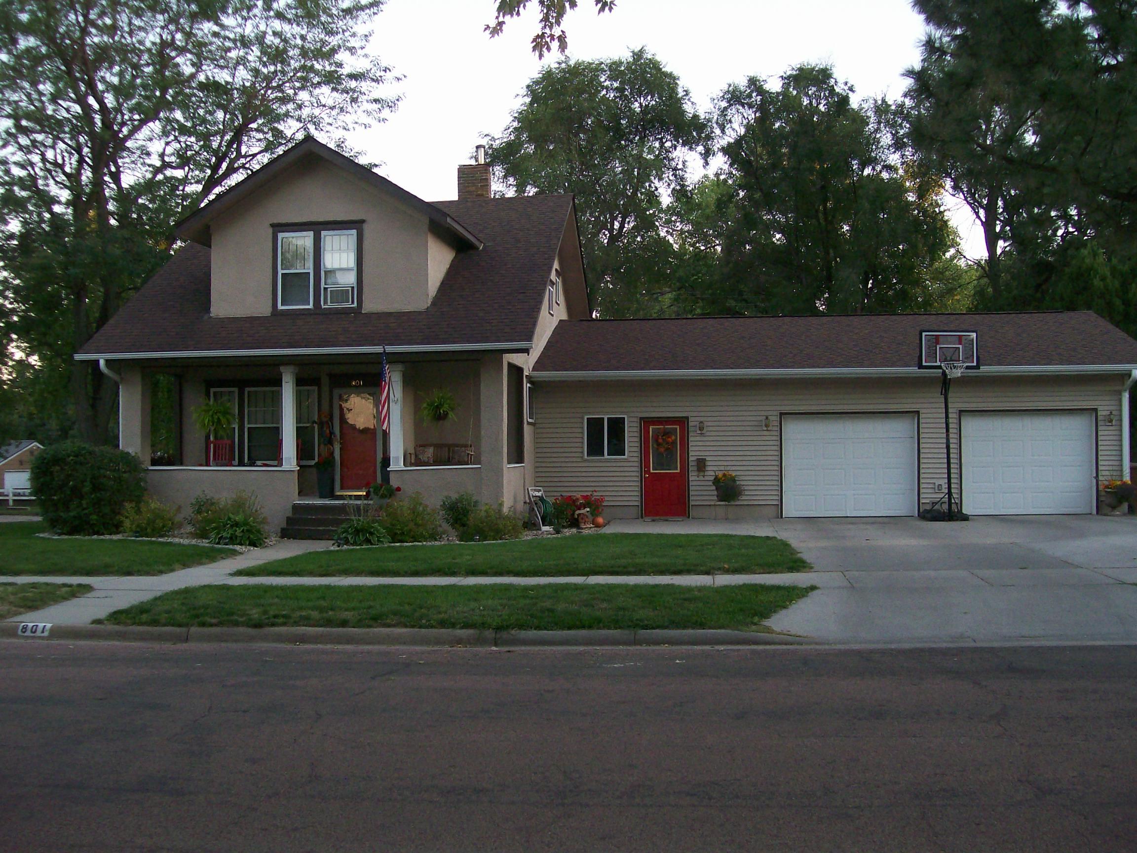 801 W 7th Ave