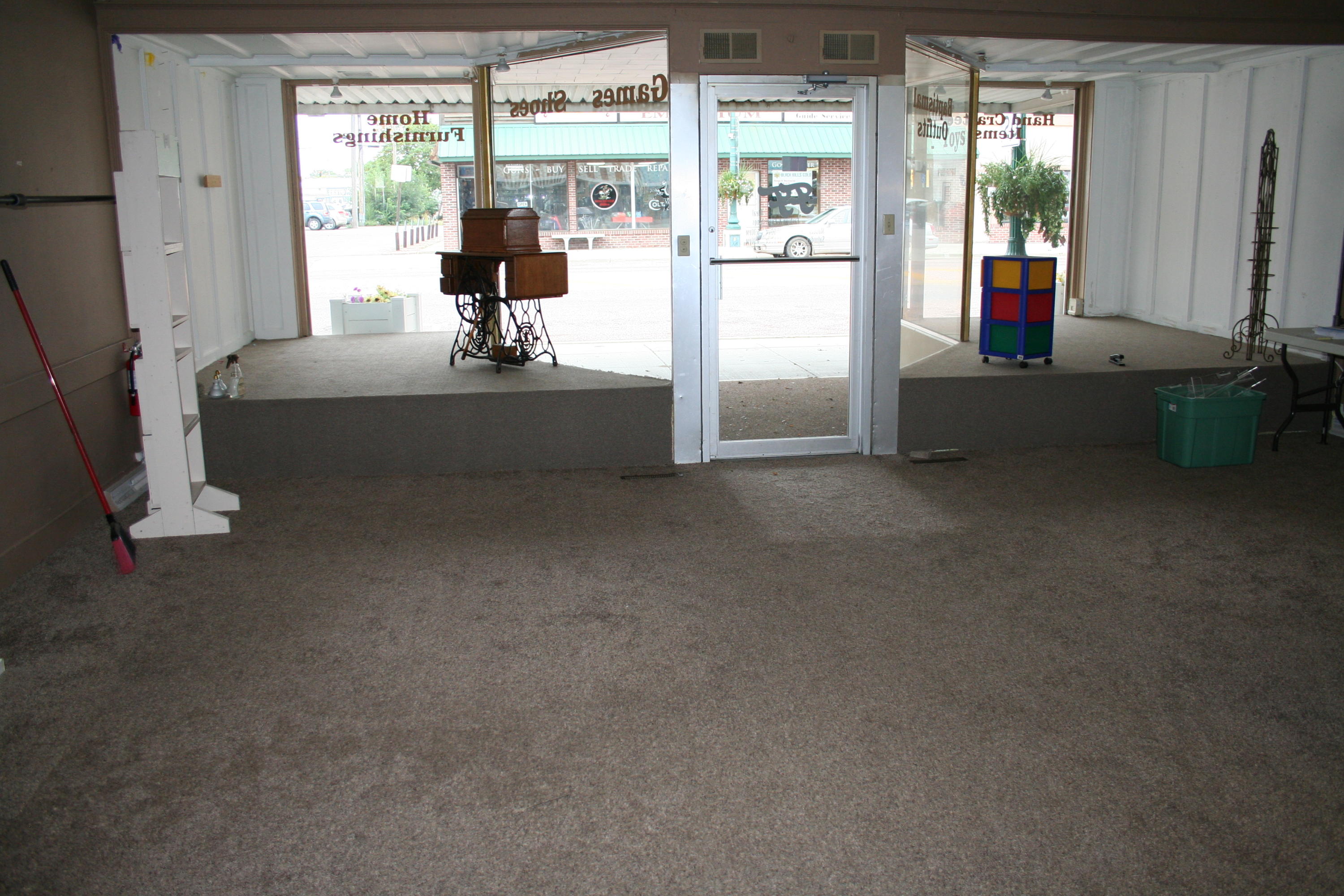 114 N Main St
