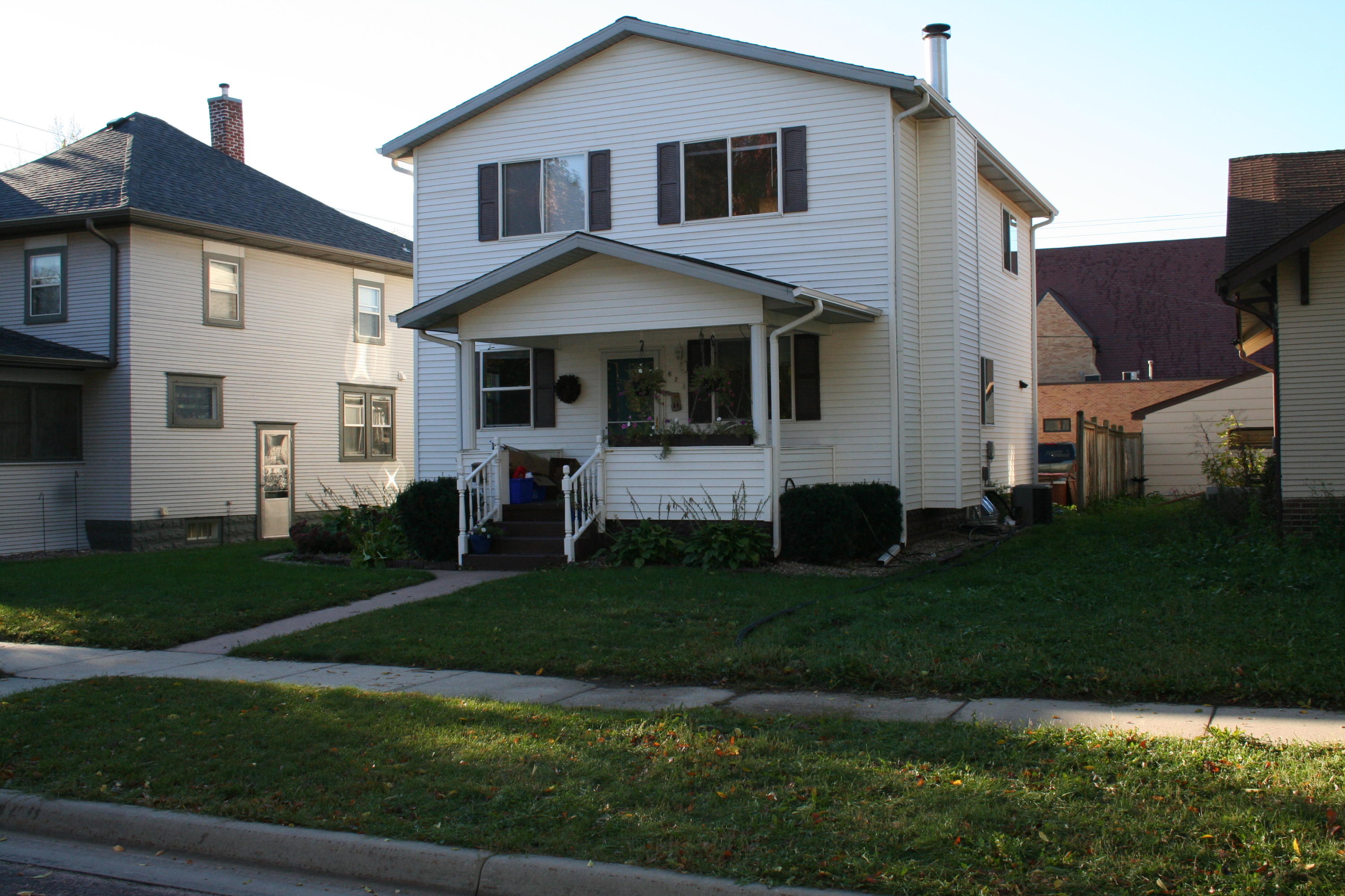 621 E 4th Ave