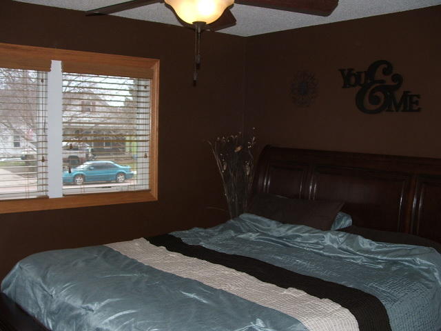 910 N Mentzer