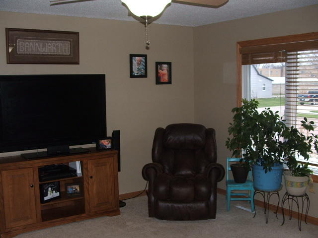 910 N Mentzer