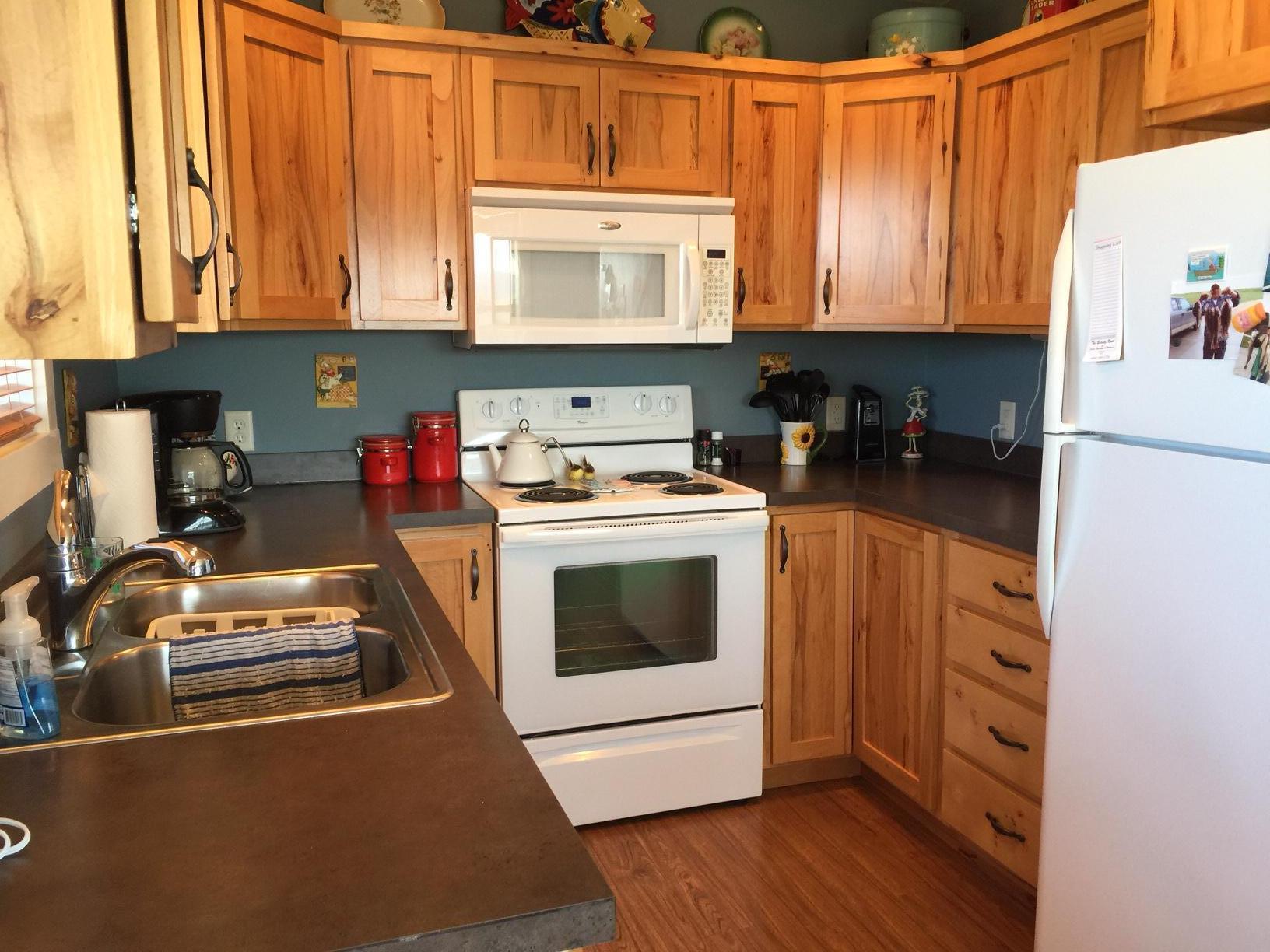 411 Cedar Ln