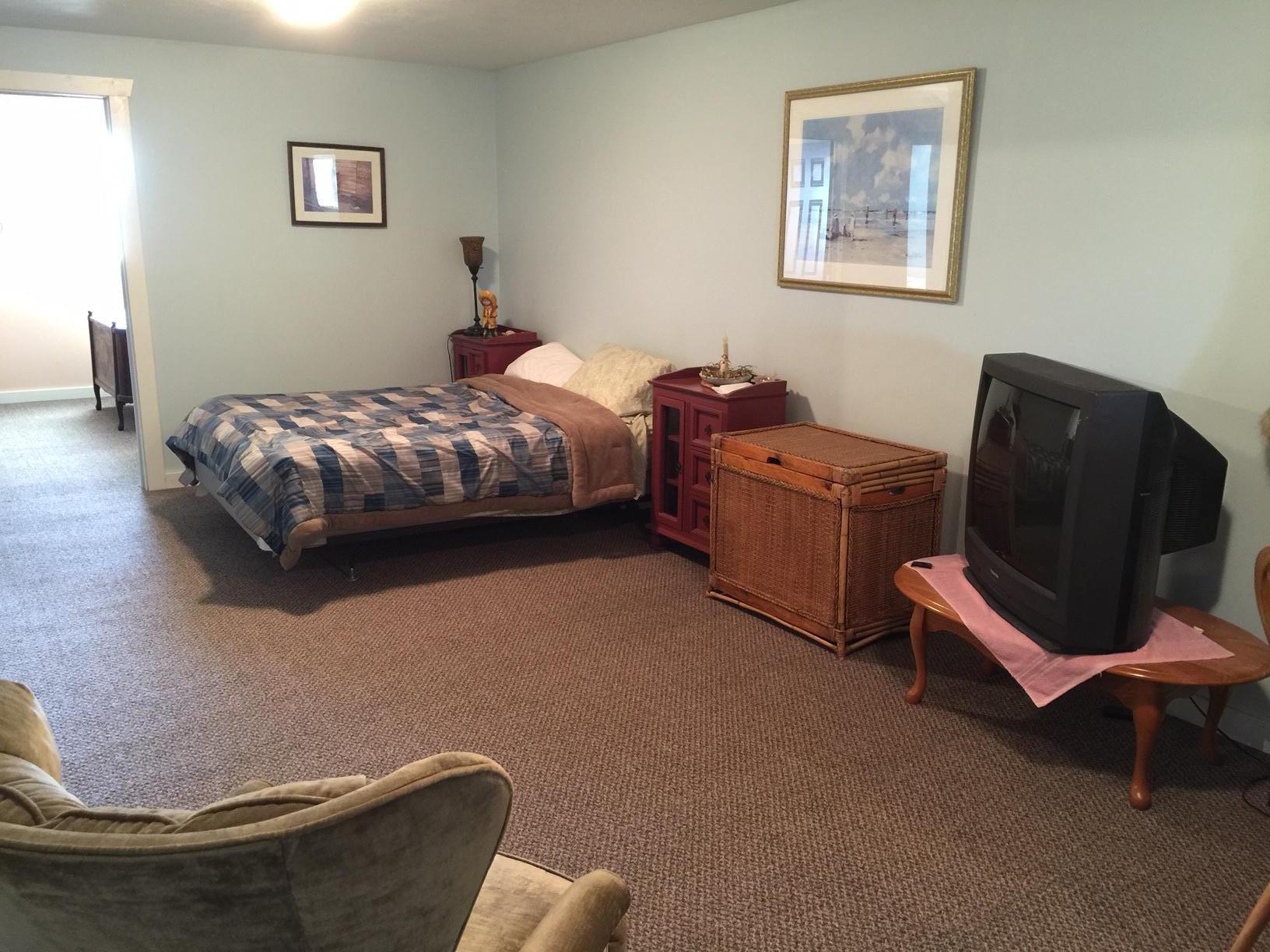 411 Cedar Ln