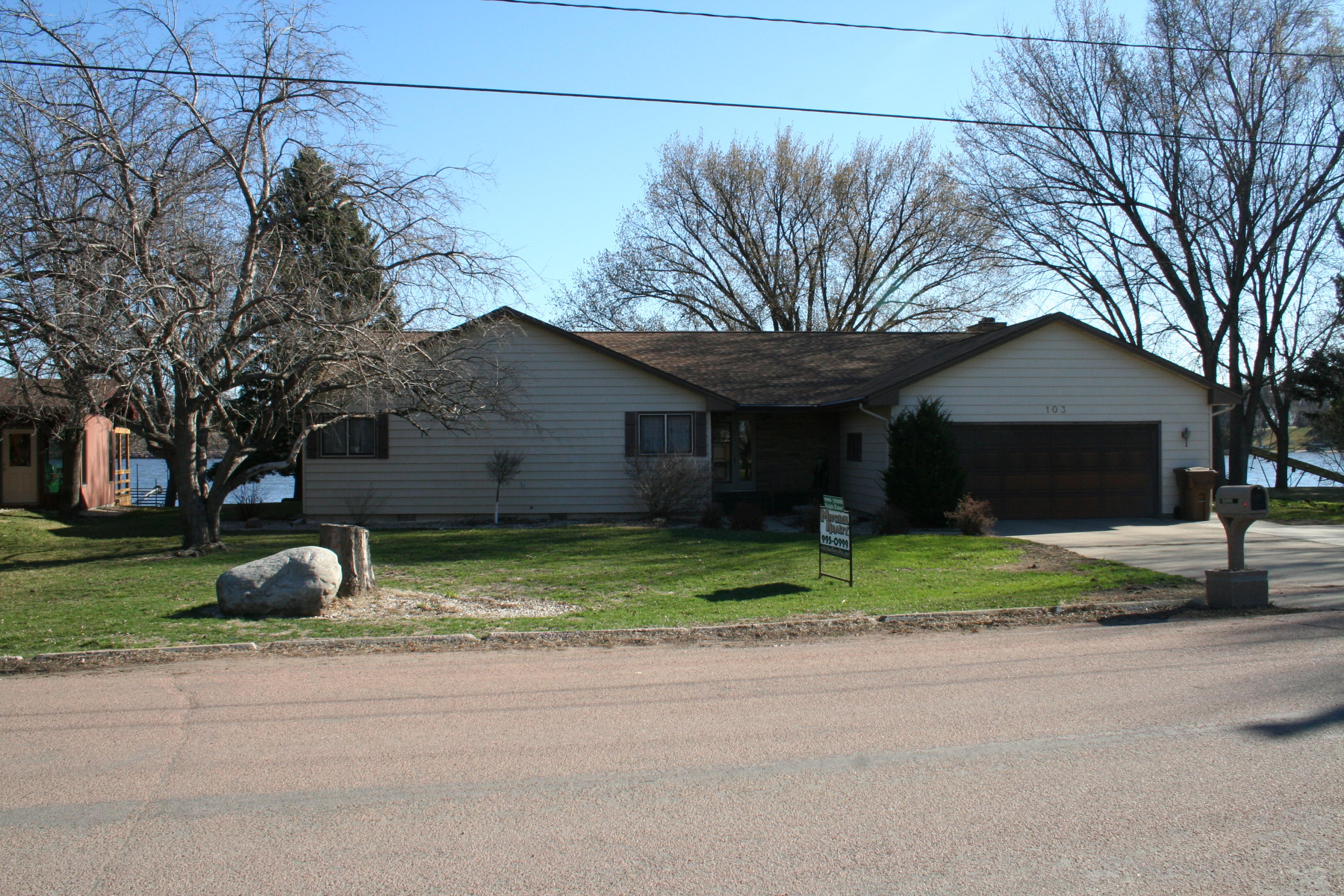 103 S Harmon Dr