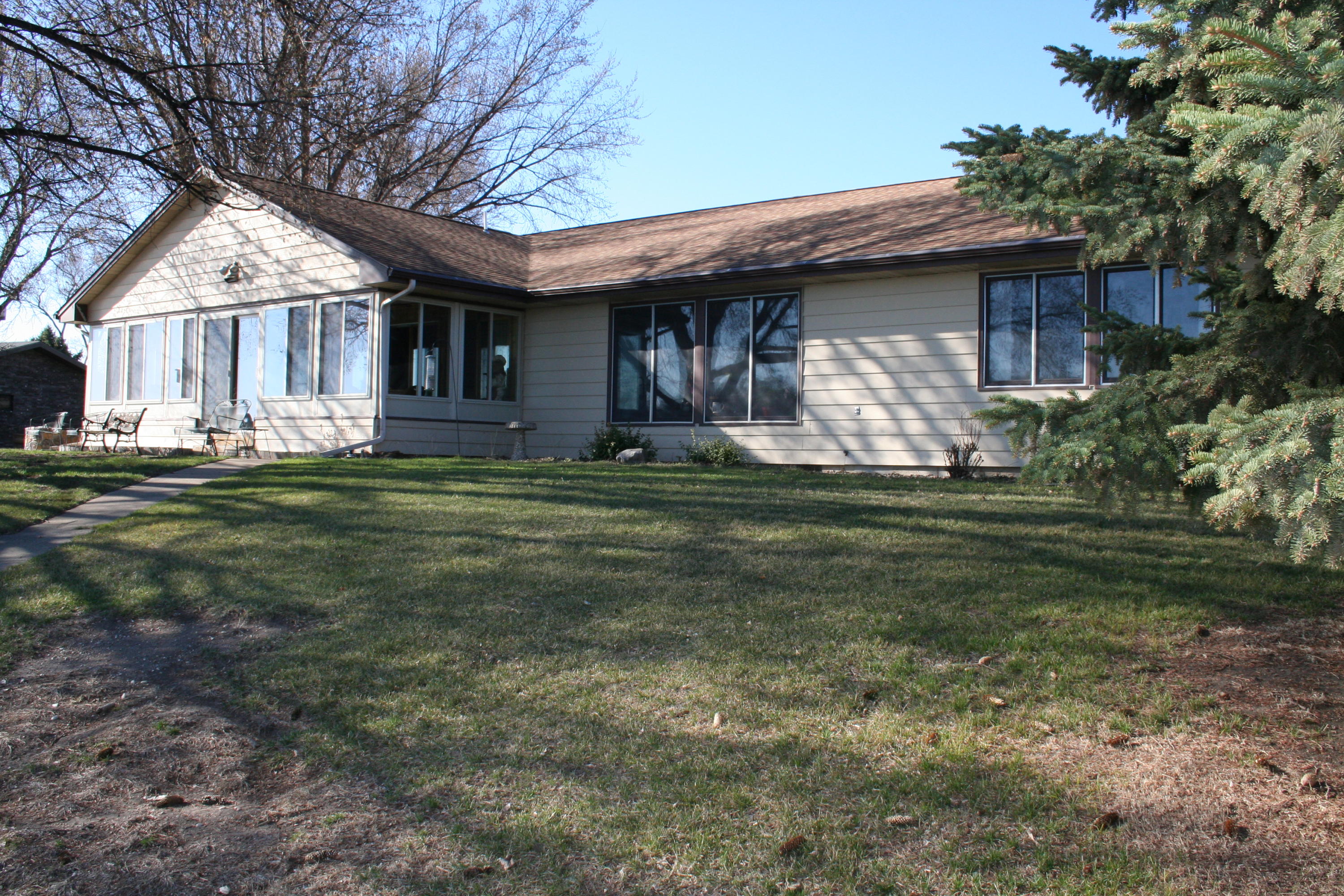 103 S Harmon Dr