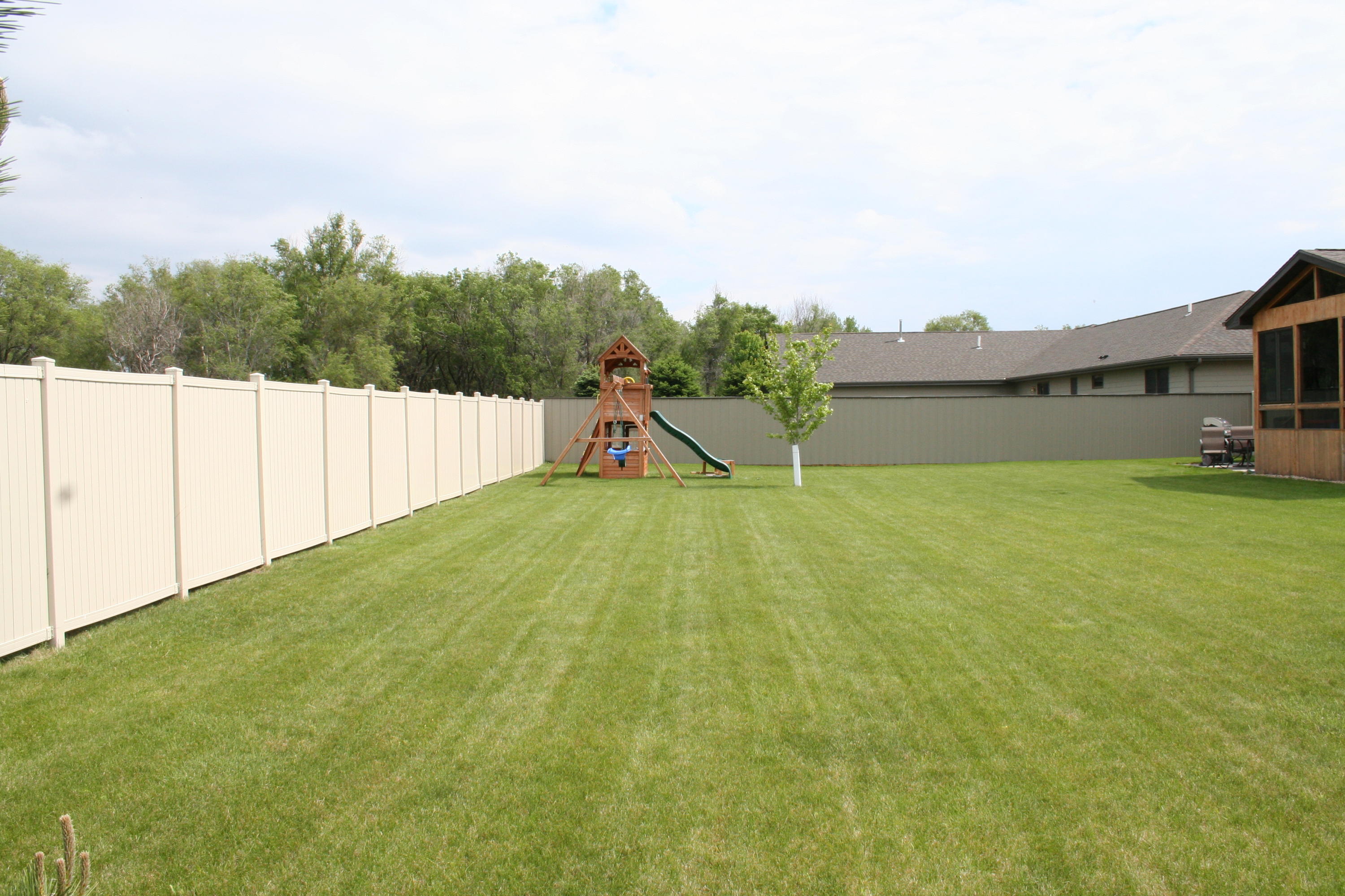 77 N Harmon Dr