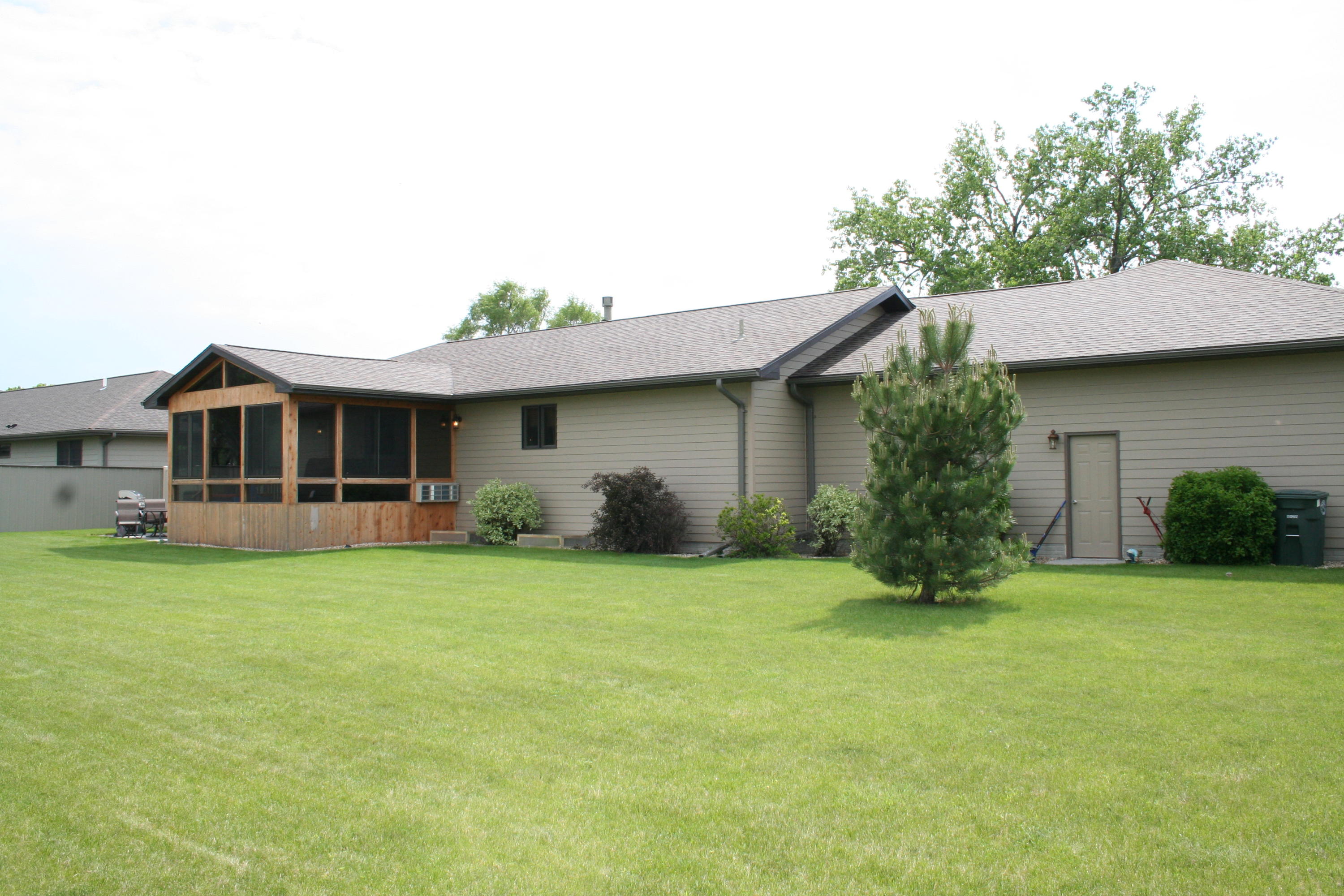 77 N Harmon Dr