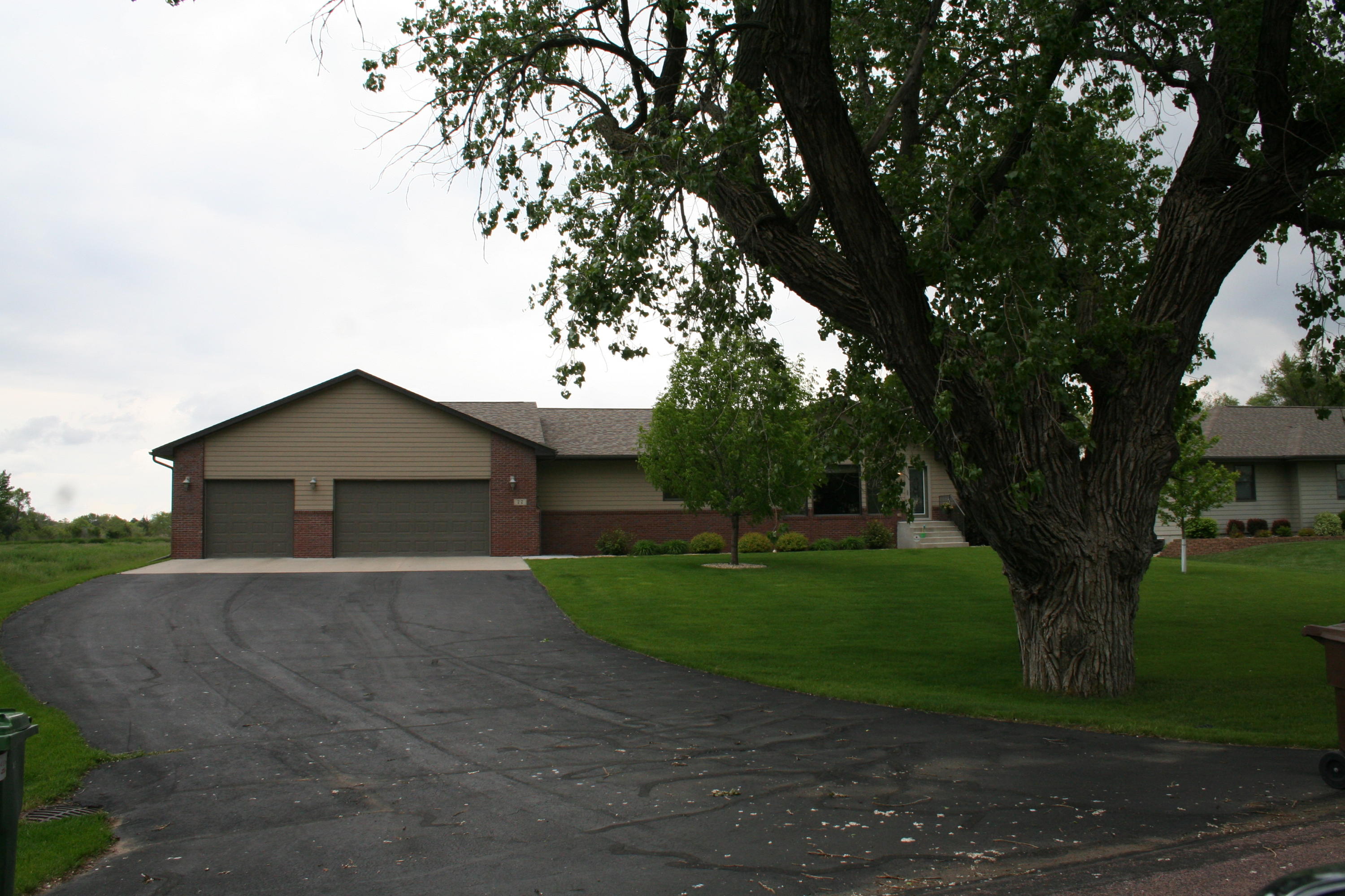 77 N Harmon Dr