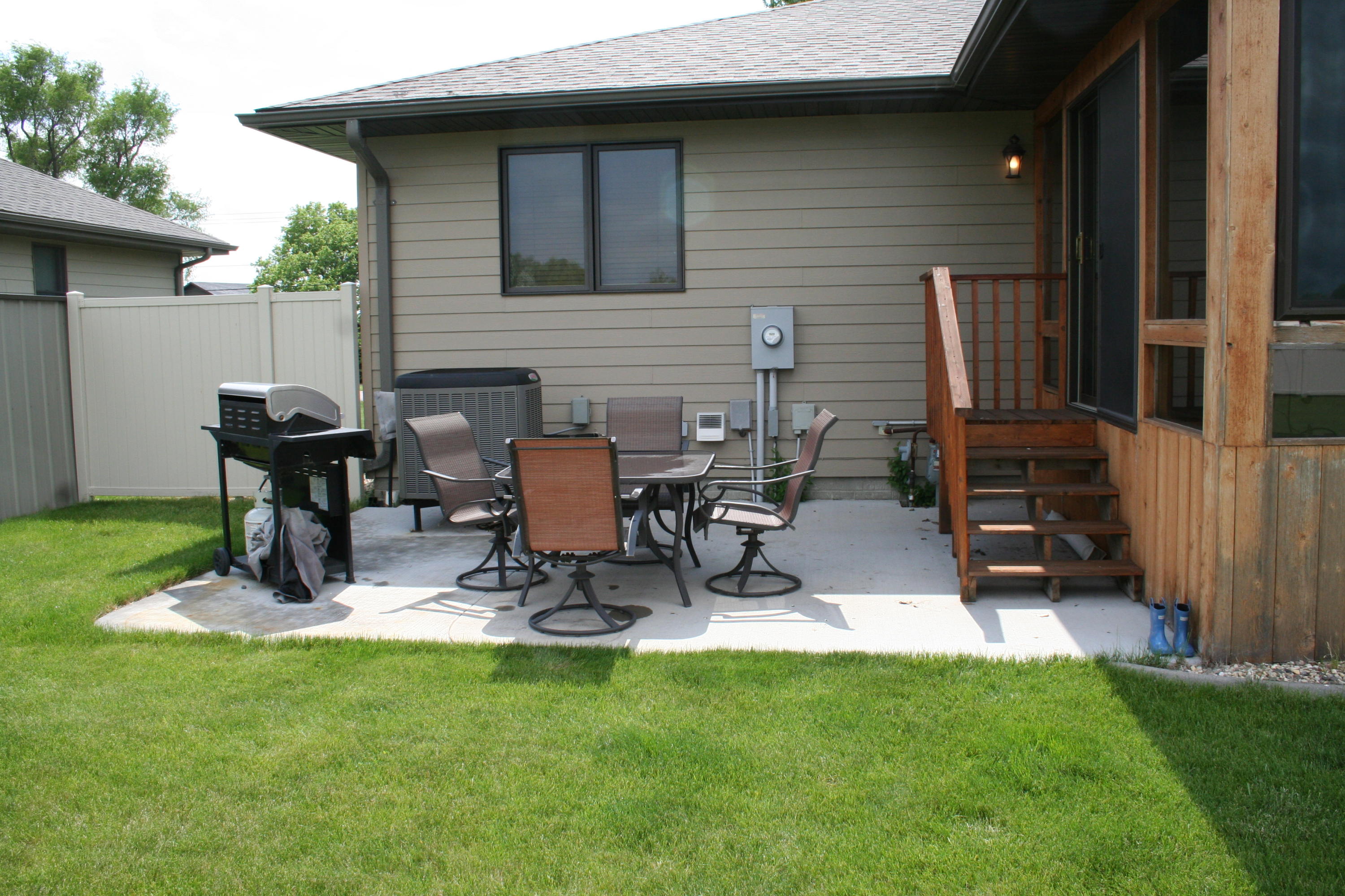 77 N Harmon Dr