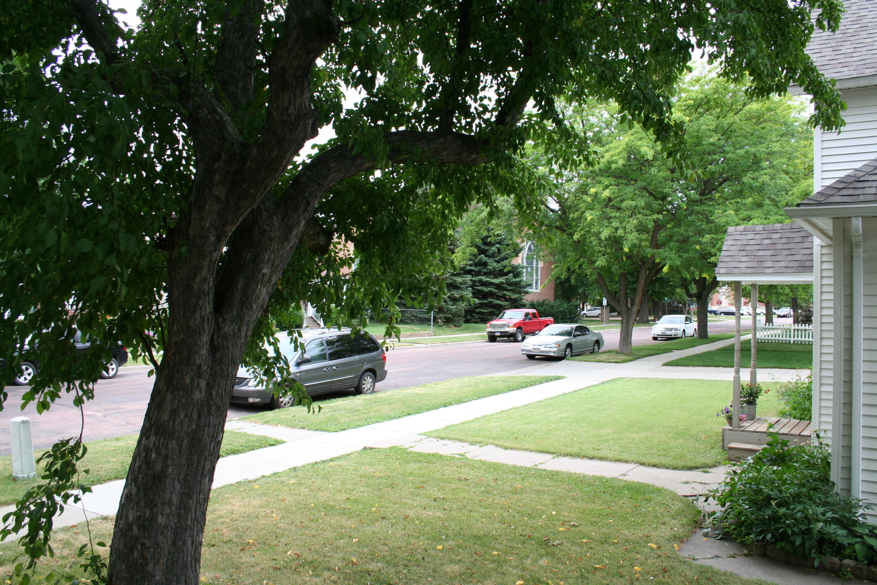 320 E 4th Ave