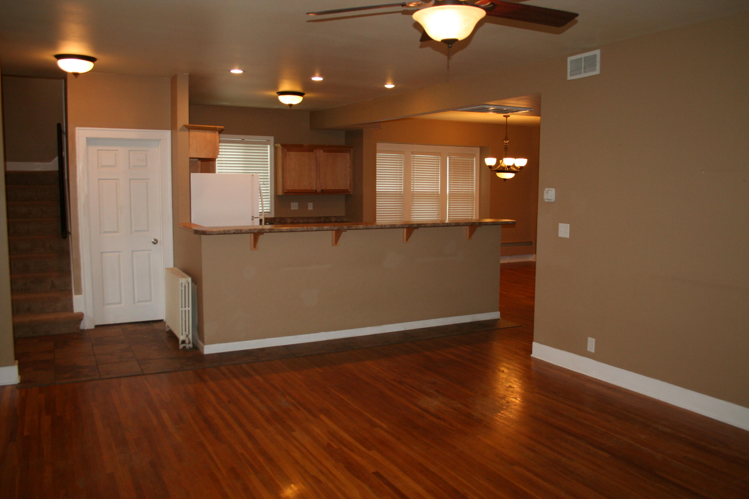 320 E 4th Ave