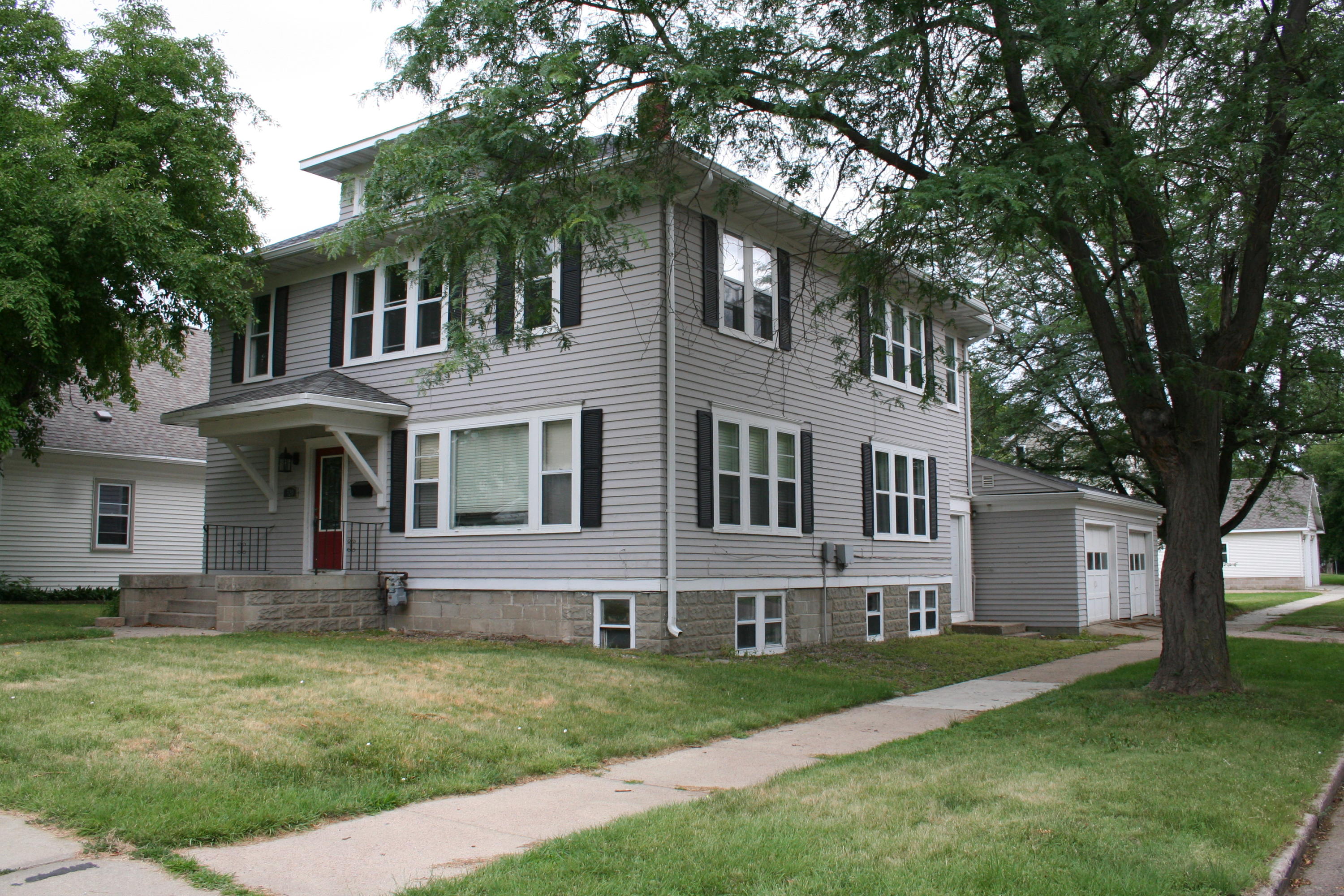 320 E 4th Ave