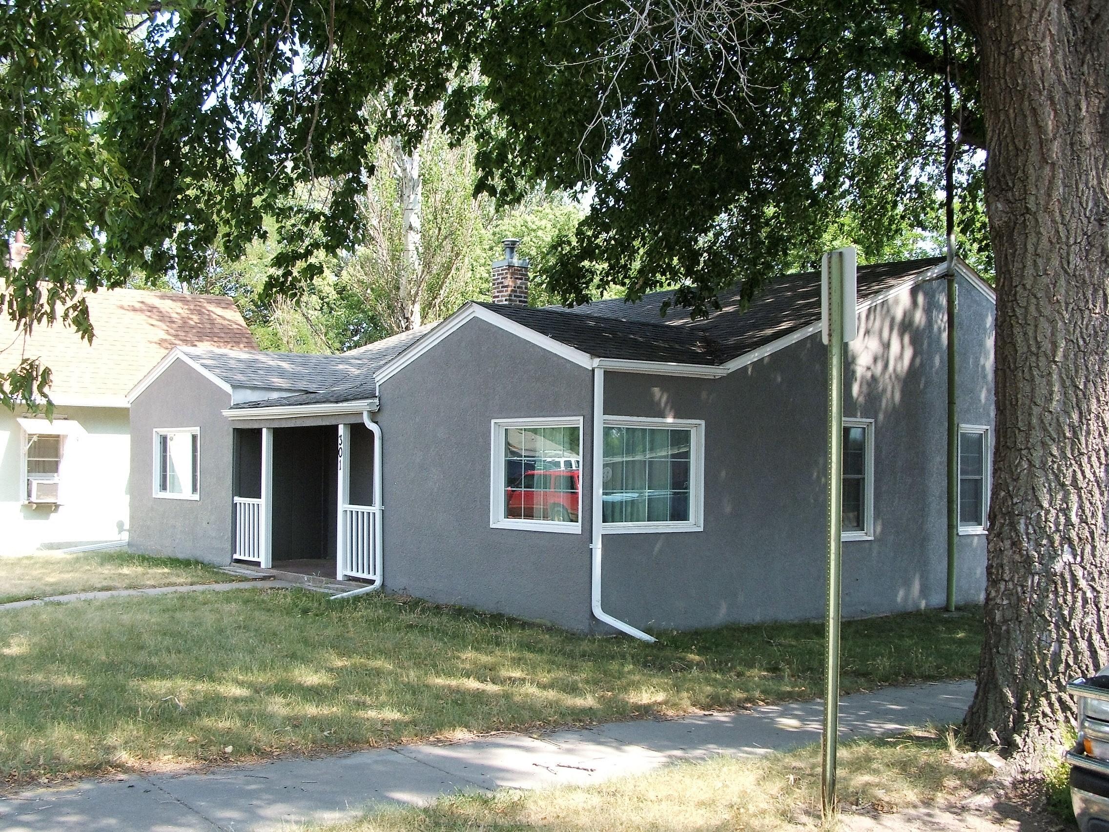 301 E Hanson Ave