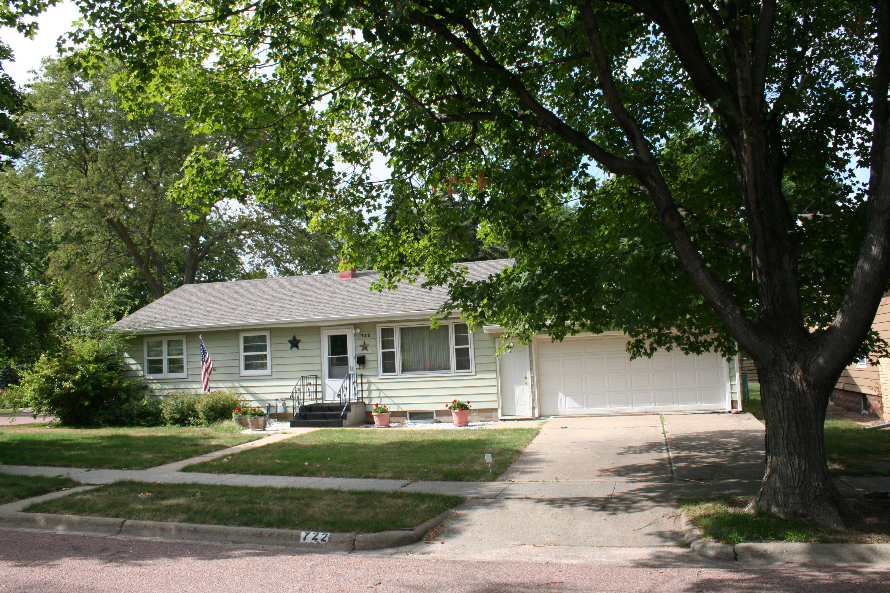 722 W Birch Ave