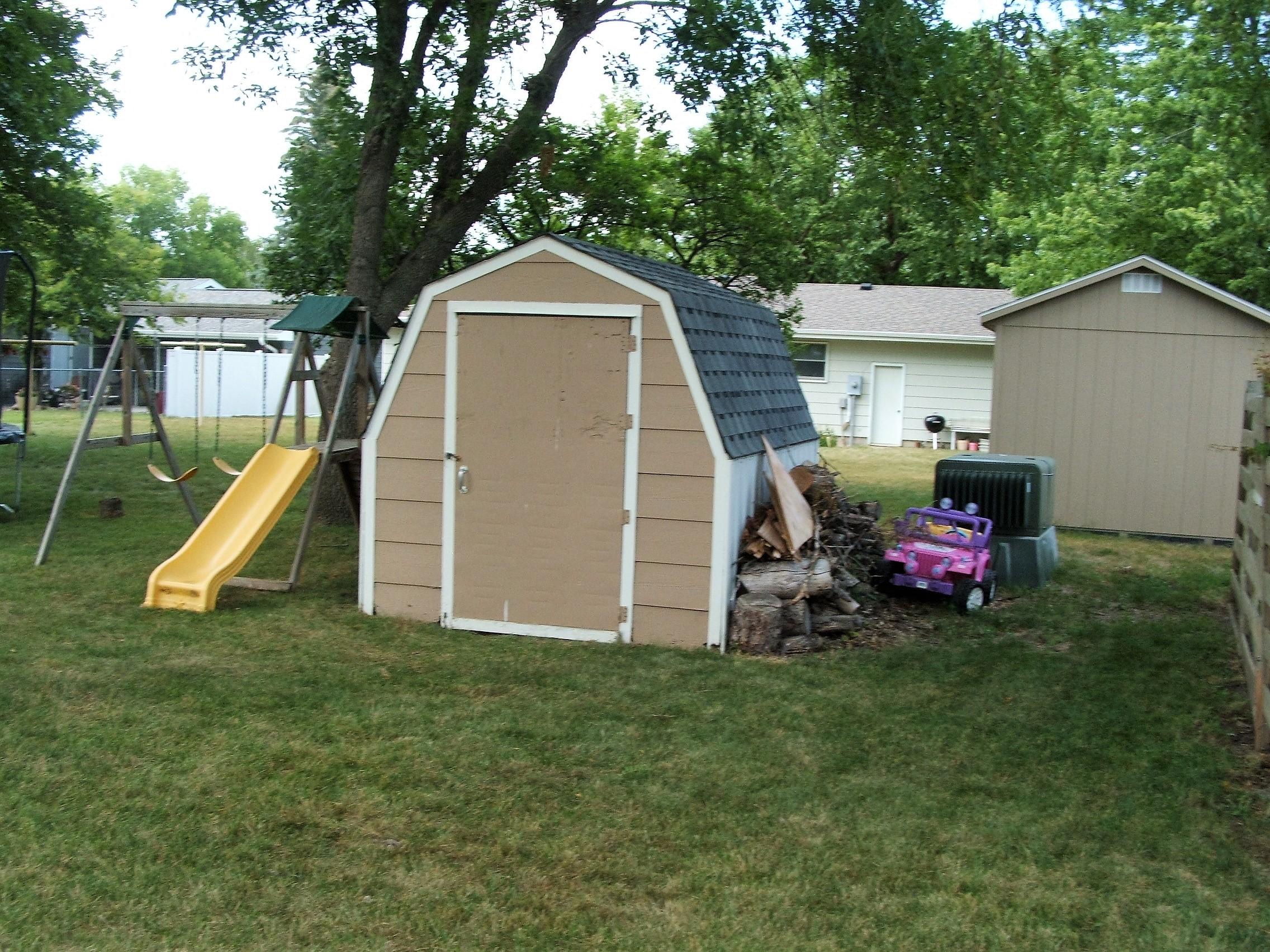 824 E 12 Ave