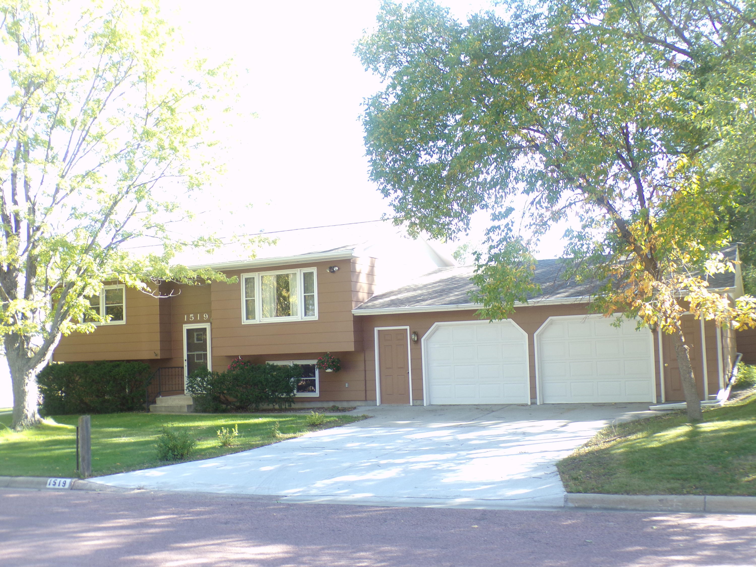 1519 East Birch Ave