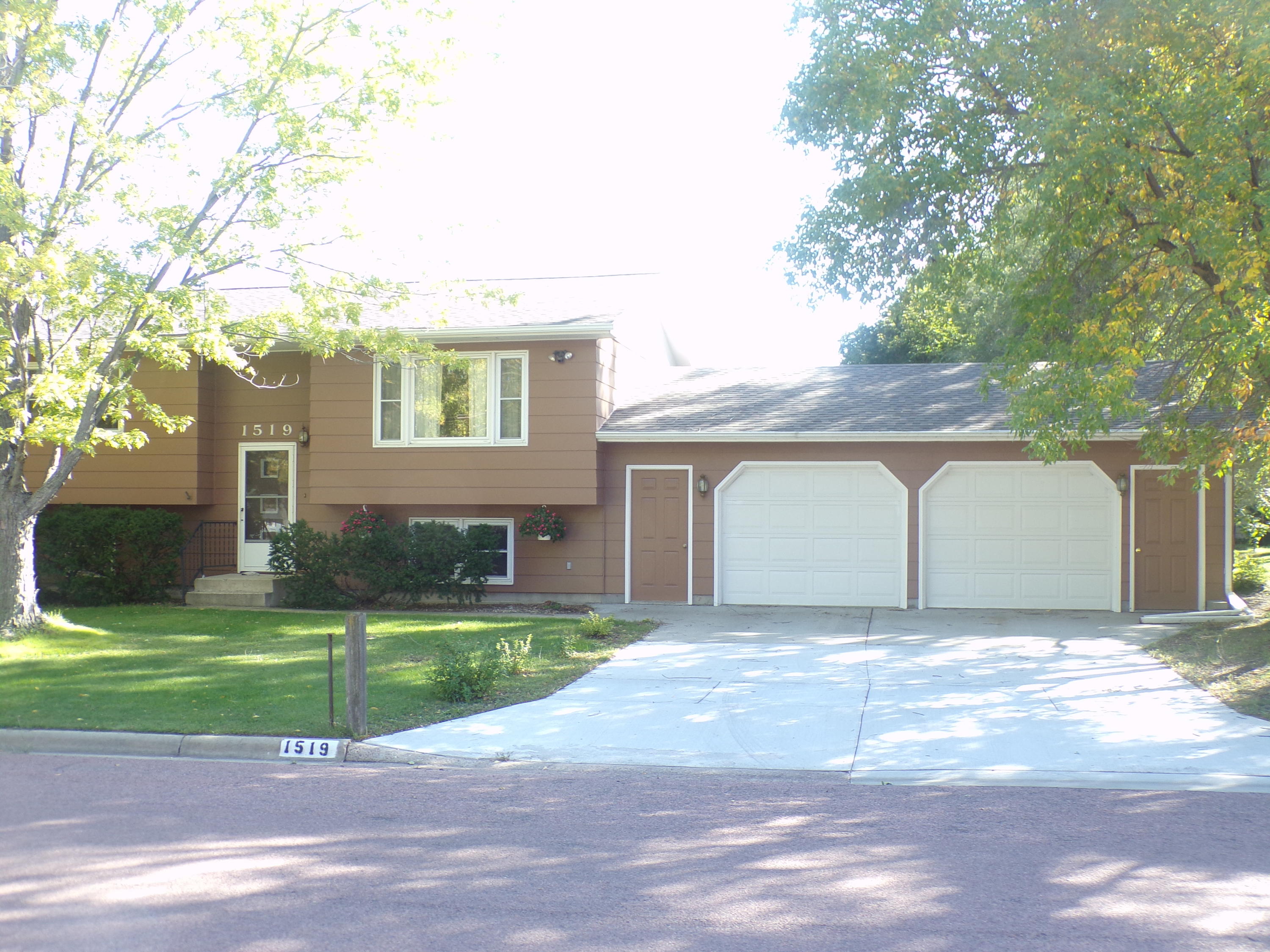 1519 East Birch Ave