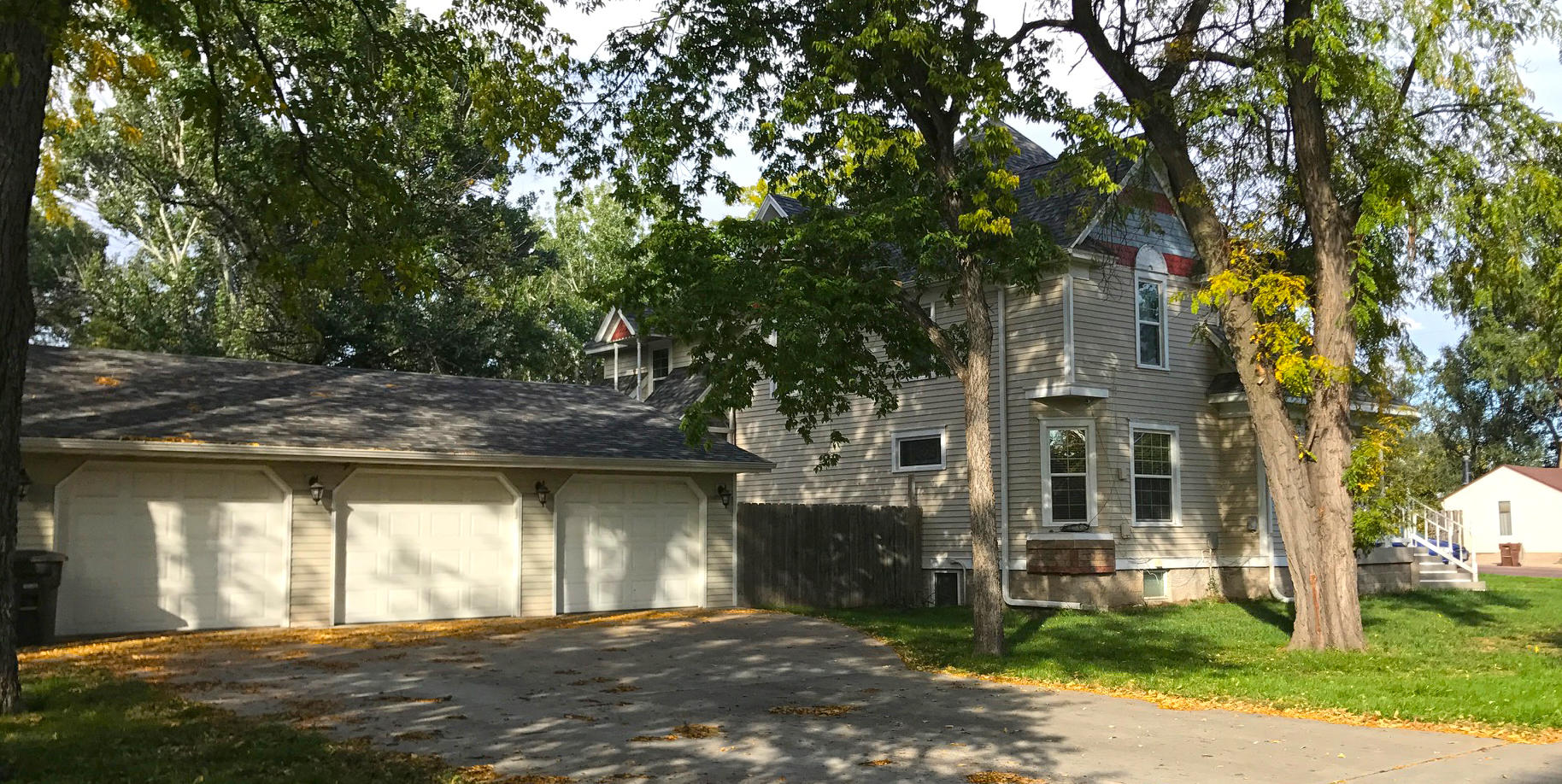 700 W 7th Ave