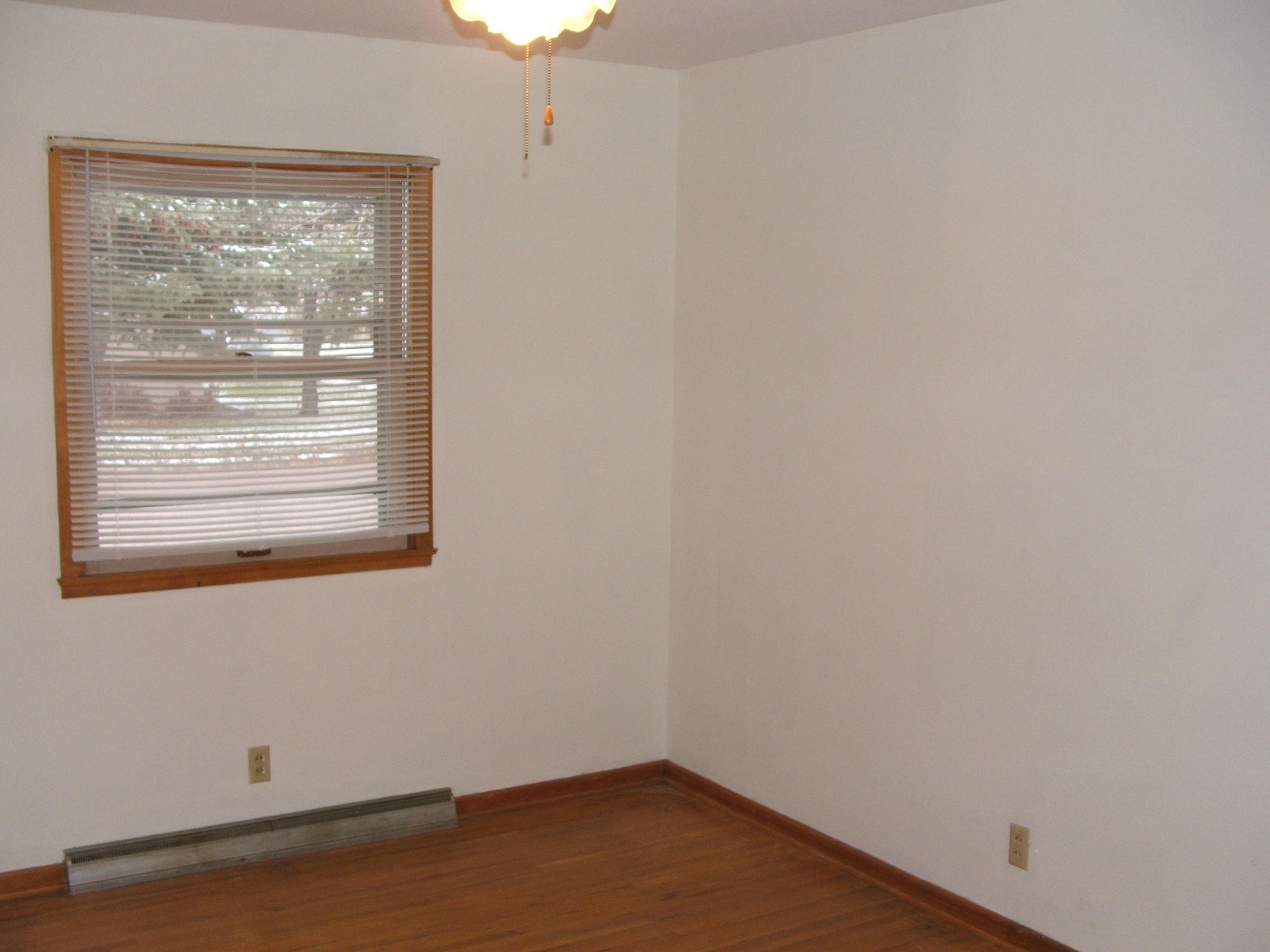 925 W Elm St
