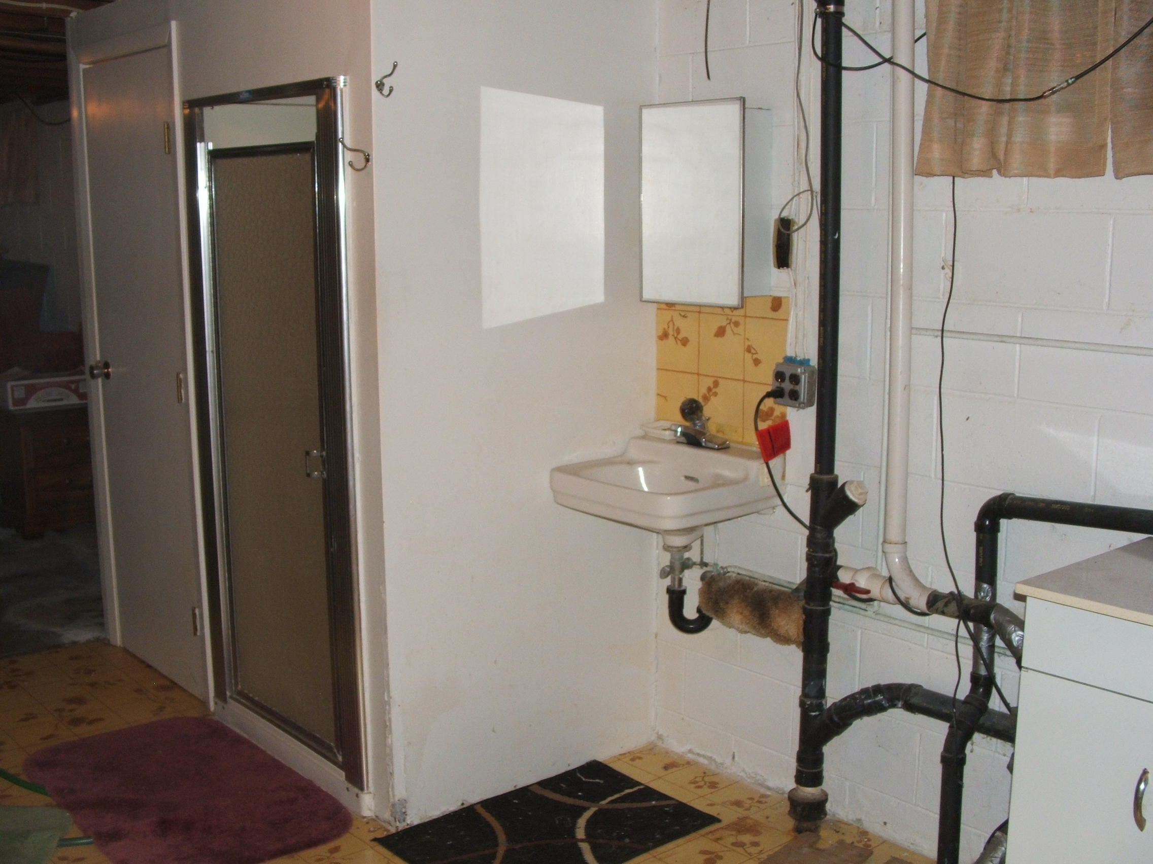 925 W Elm St