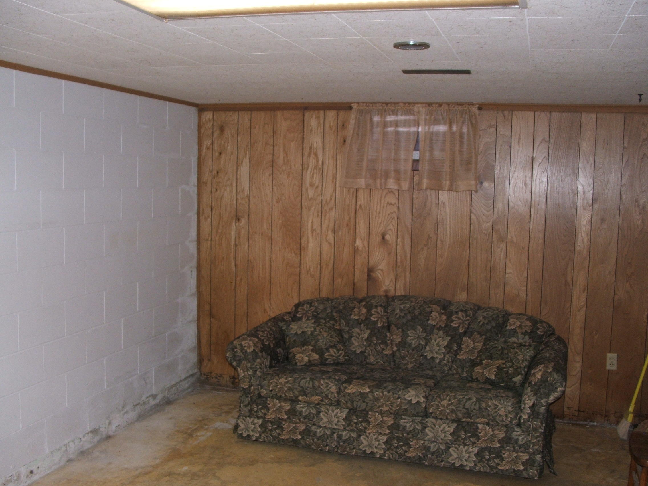 925 W Elm St