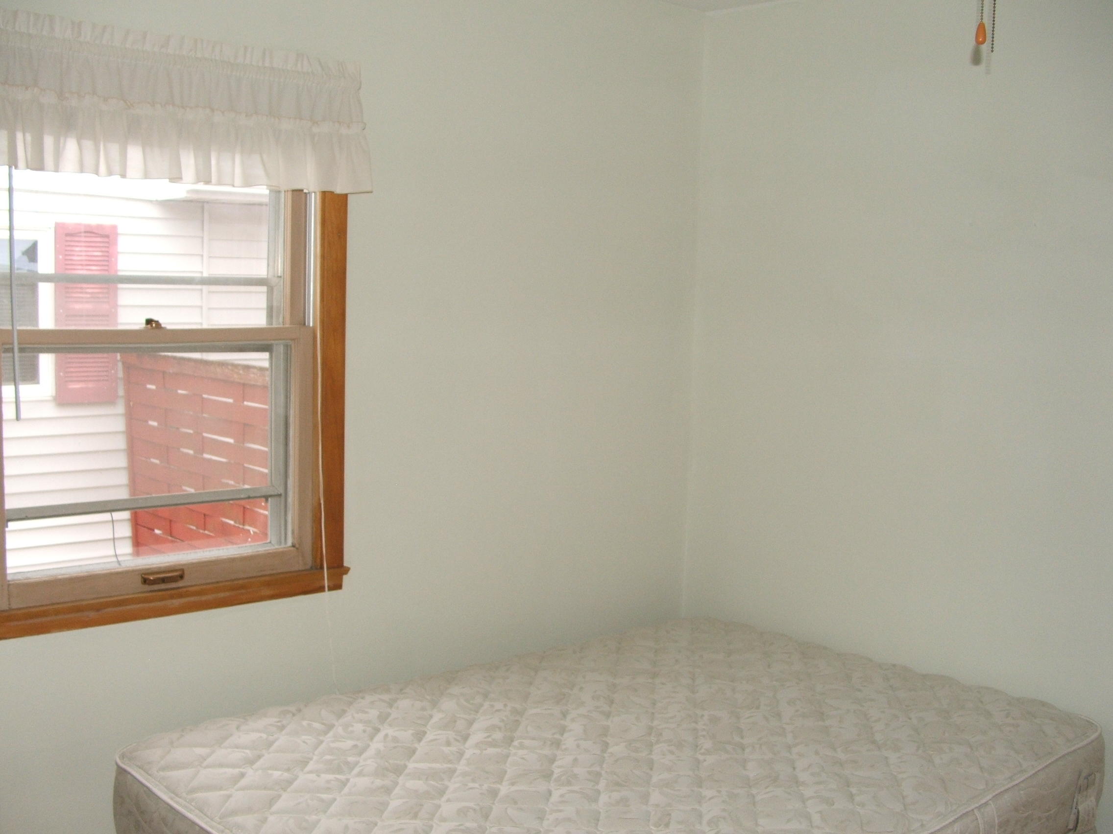 925 W Elm St