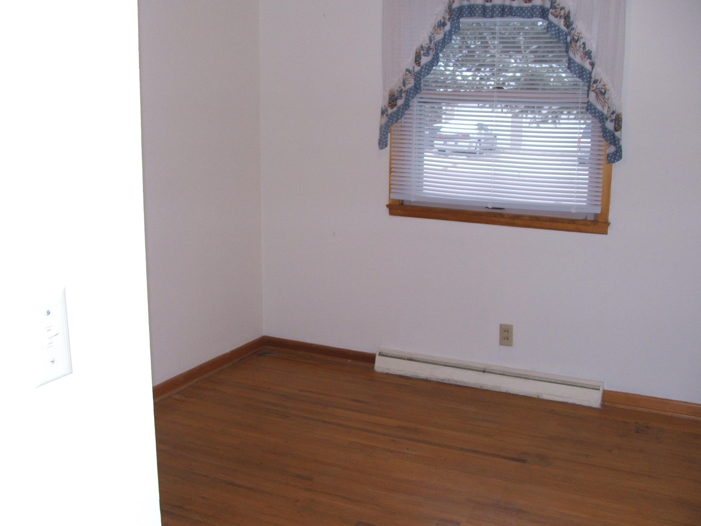 925 W Elm St