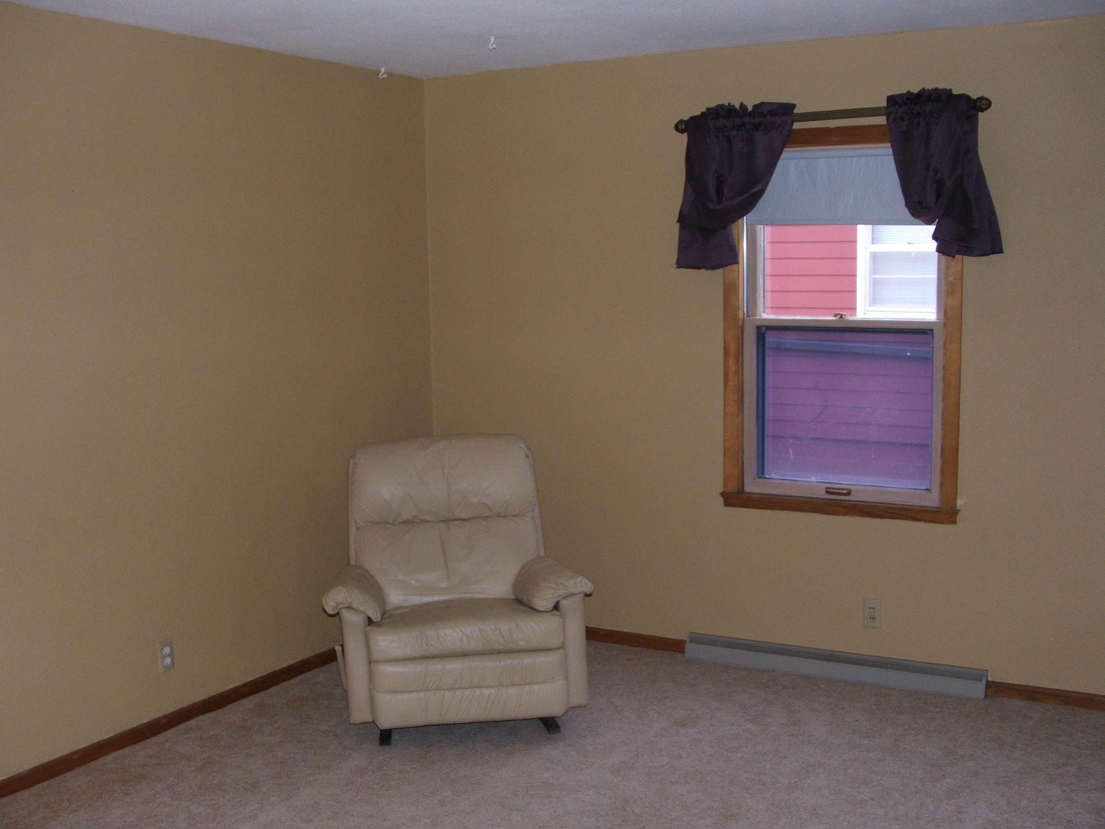 925 W Elm St